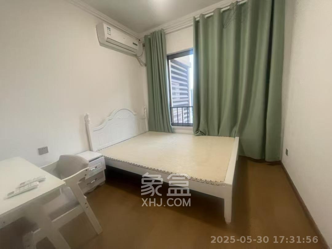 阳光城尚东湾蓝莓苑  4室1厅1卫   2400.00元/月室内图