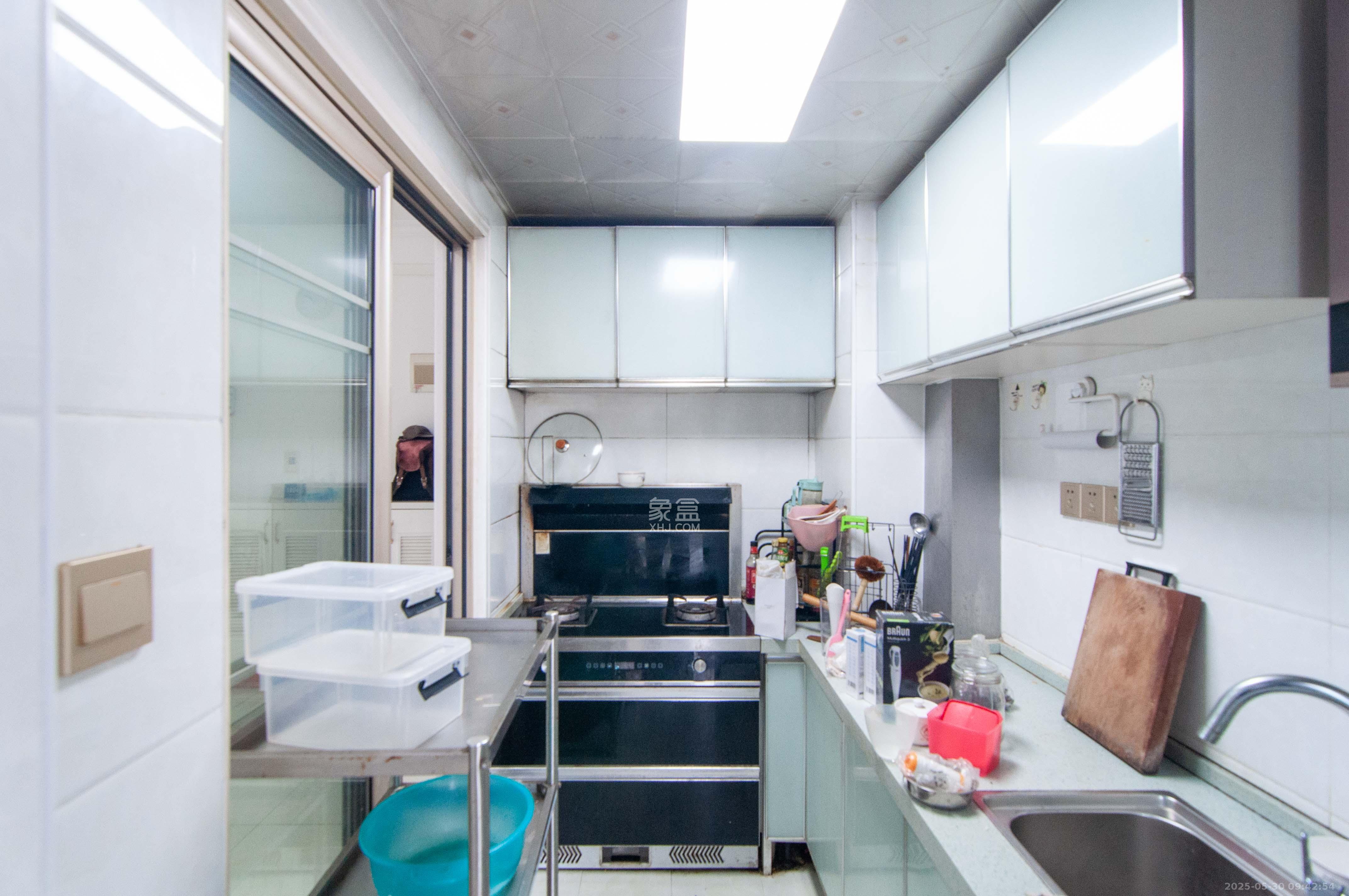 中建梅溪湖中心  3室2厅2卫    126.8万 中建梅溪湖中心  3室2厅2卫    126.8万厨房