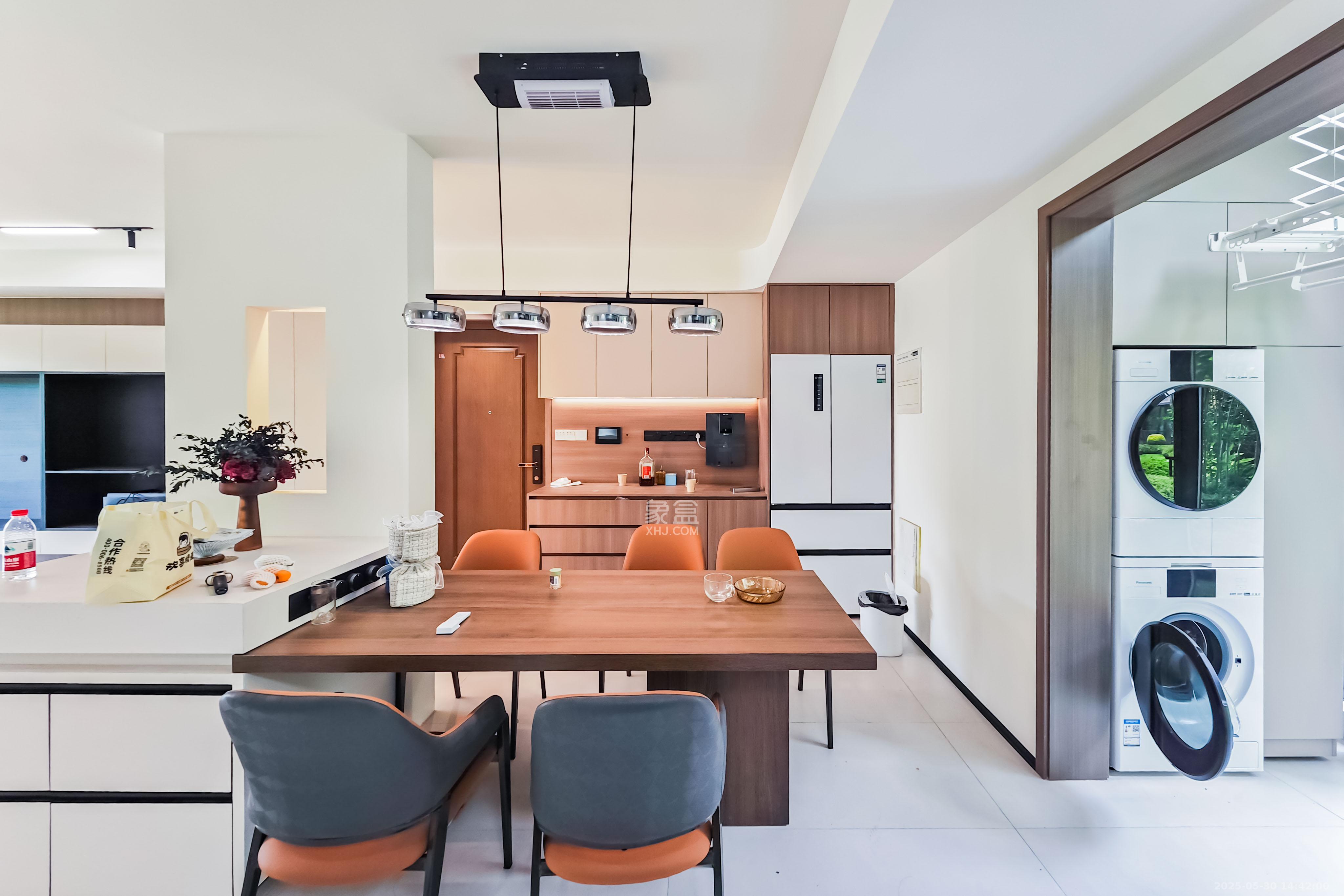 建发玖洲和玺 3室2厅2卫 146.0万 建发玖洲和玺 3室2厅2卫 146.0万客厅