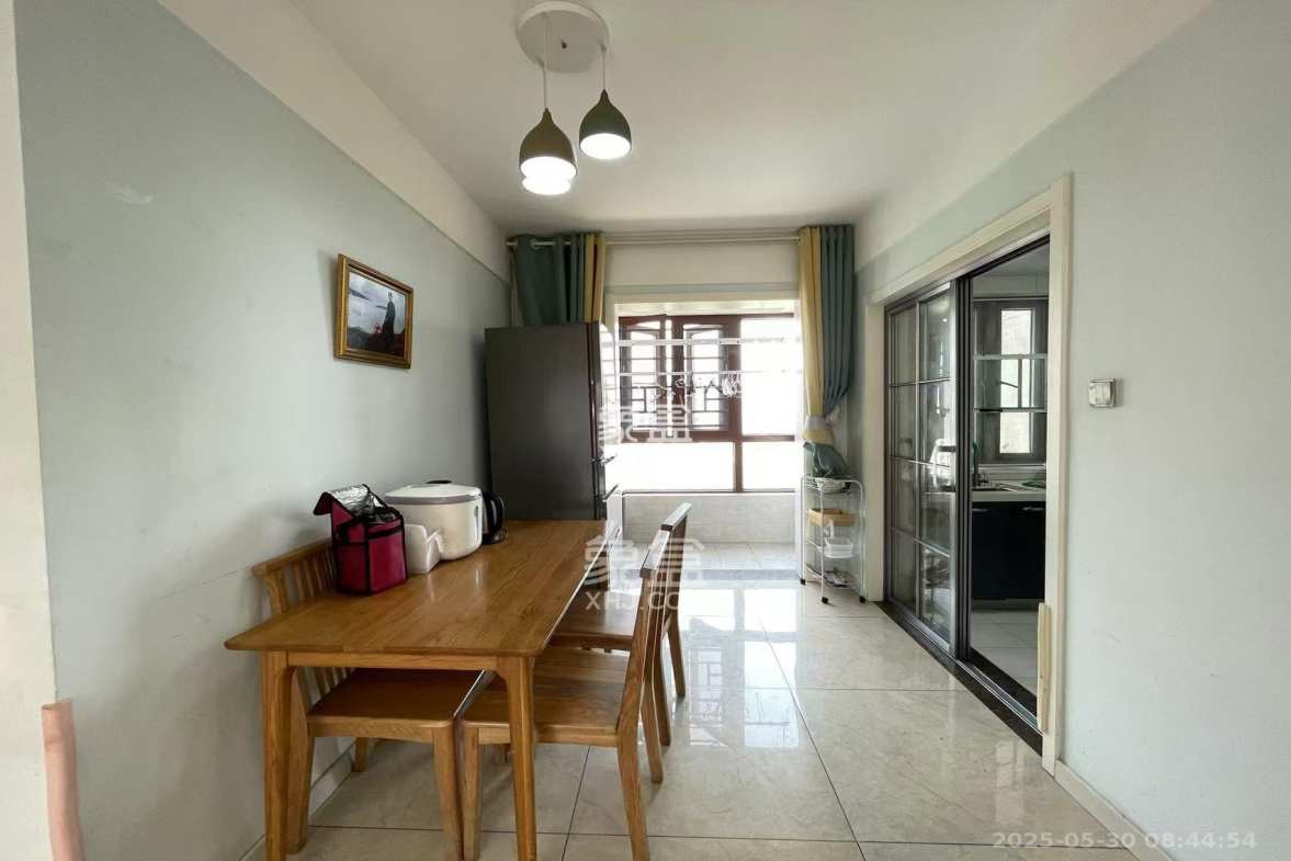 钱隆世家  4室2厅2卫    3200.0元/月 钱隆世家  4室2厅2卫    3200.0元/月室内图