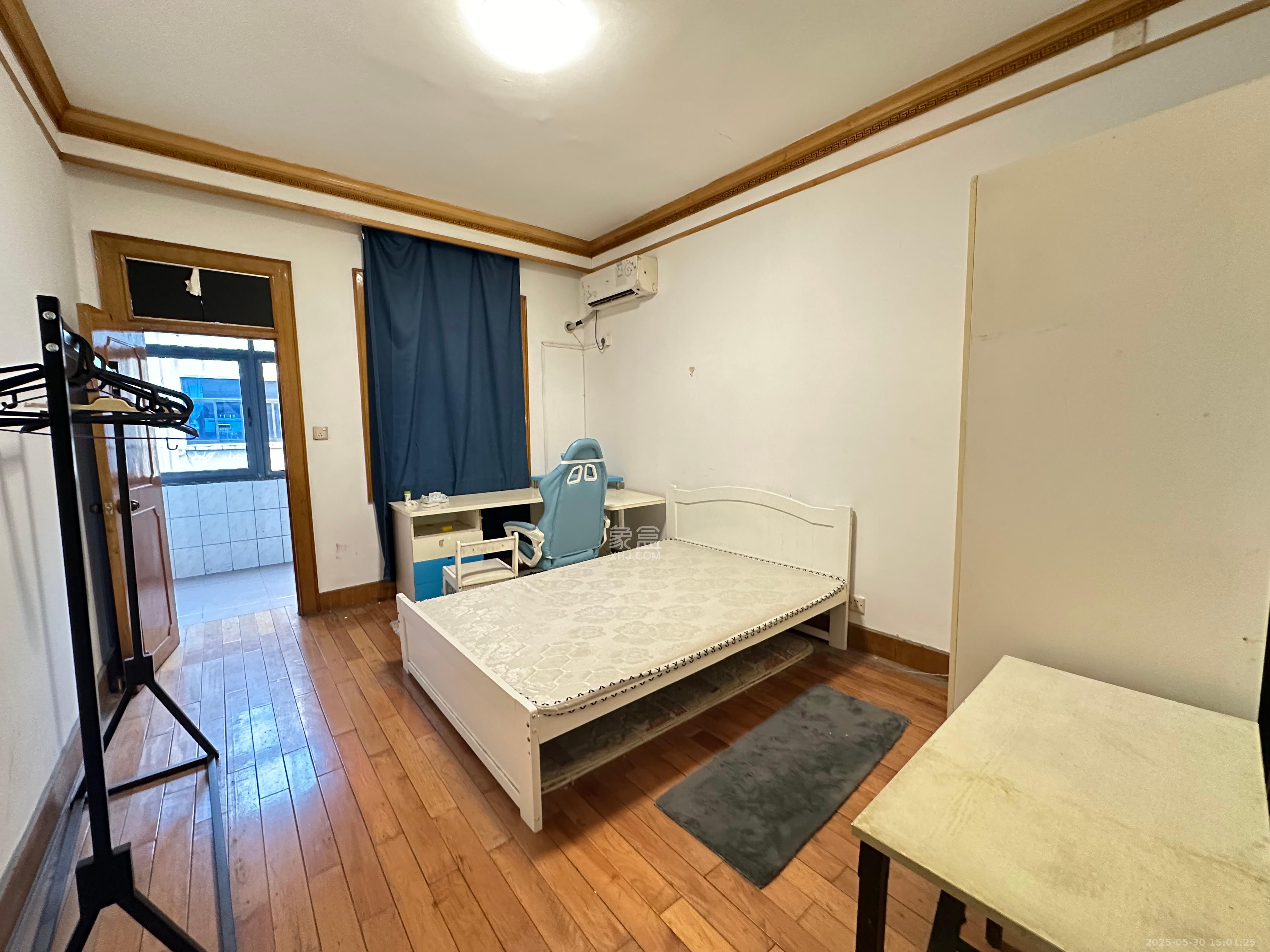 省地税局 1室1厅1卫 1200.0元/月 省地税局 1室1厅1卫 1200.0元/月室内图