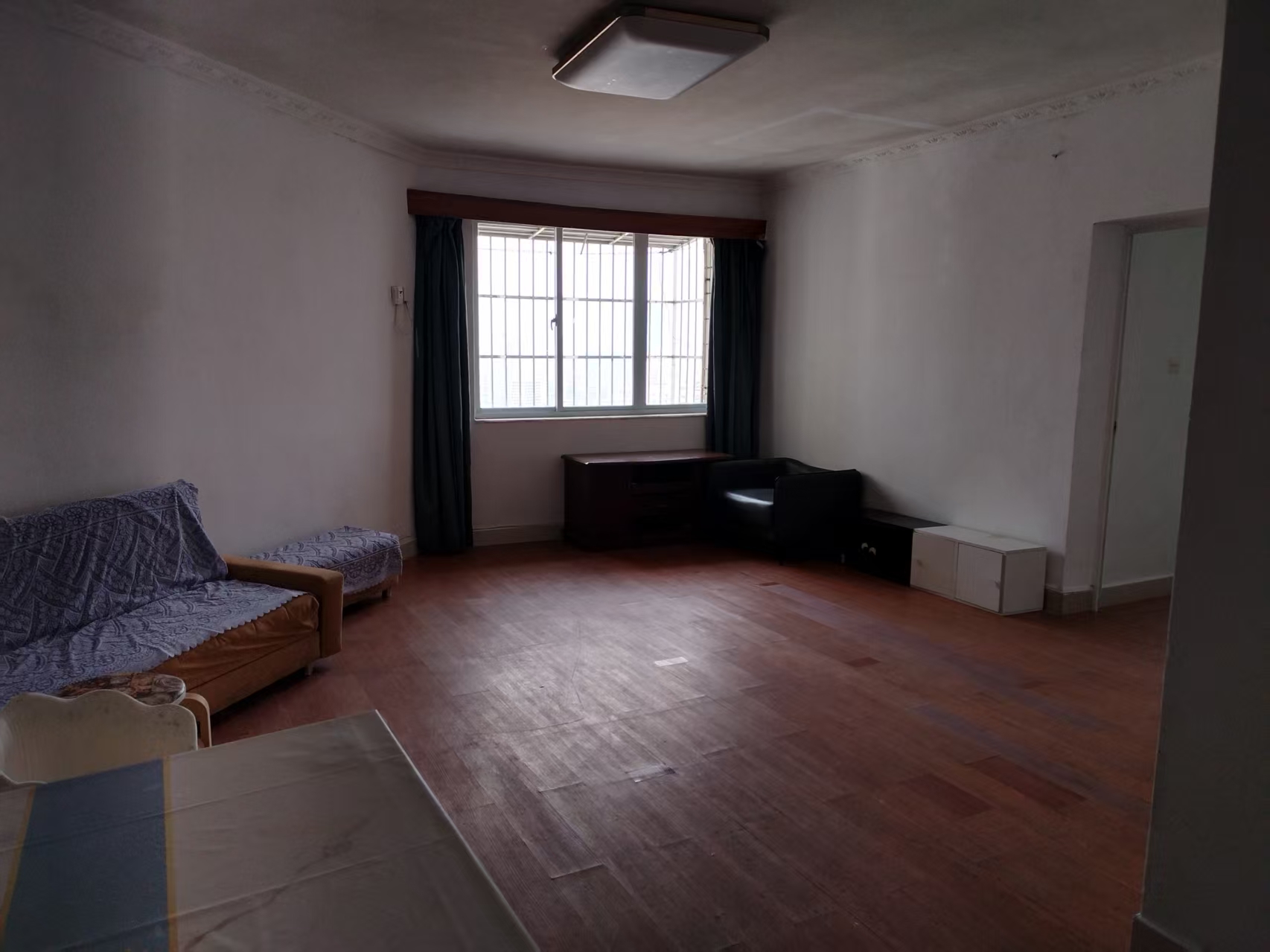 首力大厦  2室1厅1卫   2200.00元/月室内图