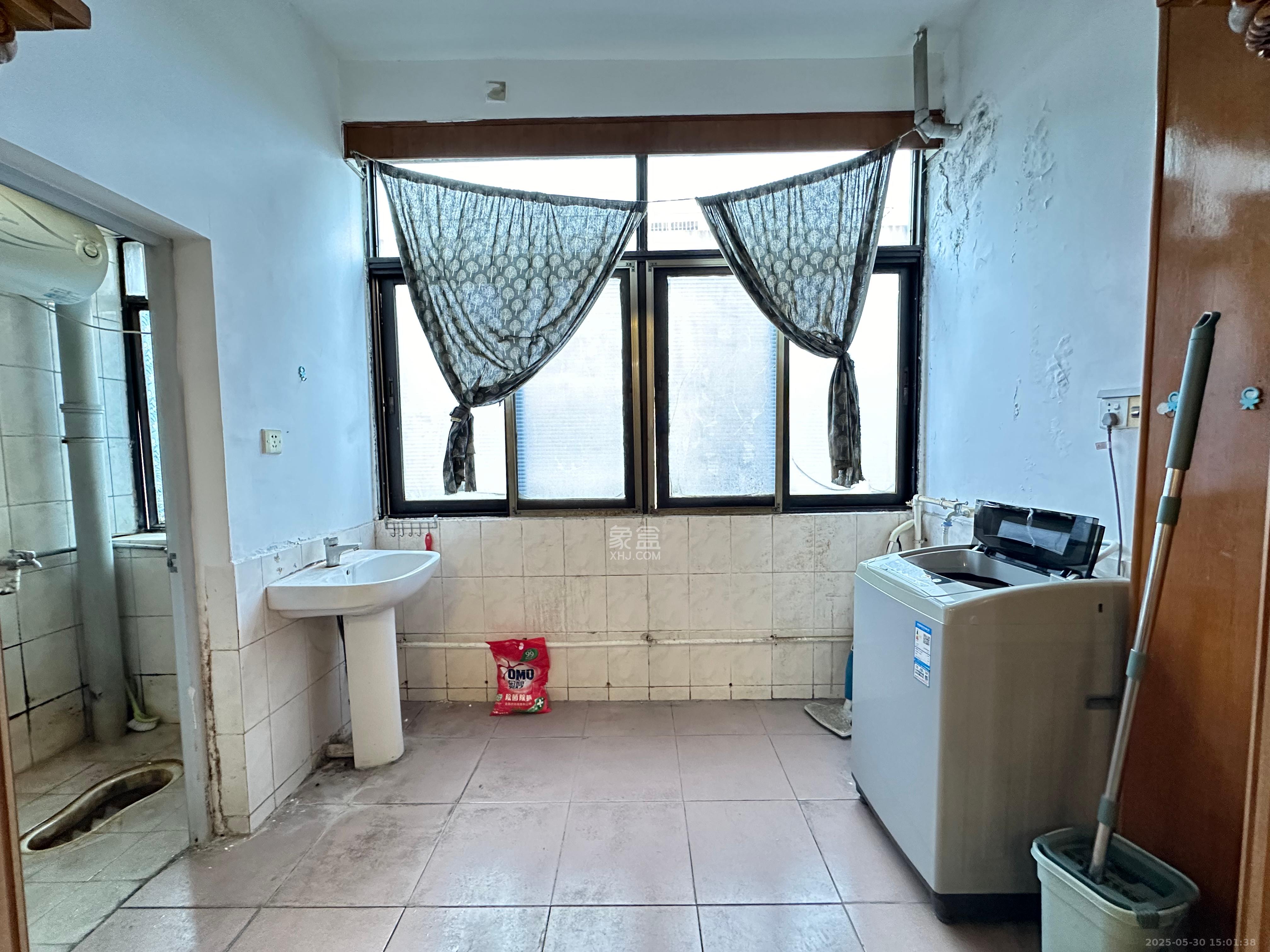 省地税局 1室1厅1卫 1200.0元/月 省地税局 1室1厅1卫 1200.0元/月室内图