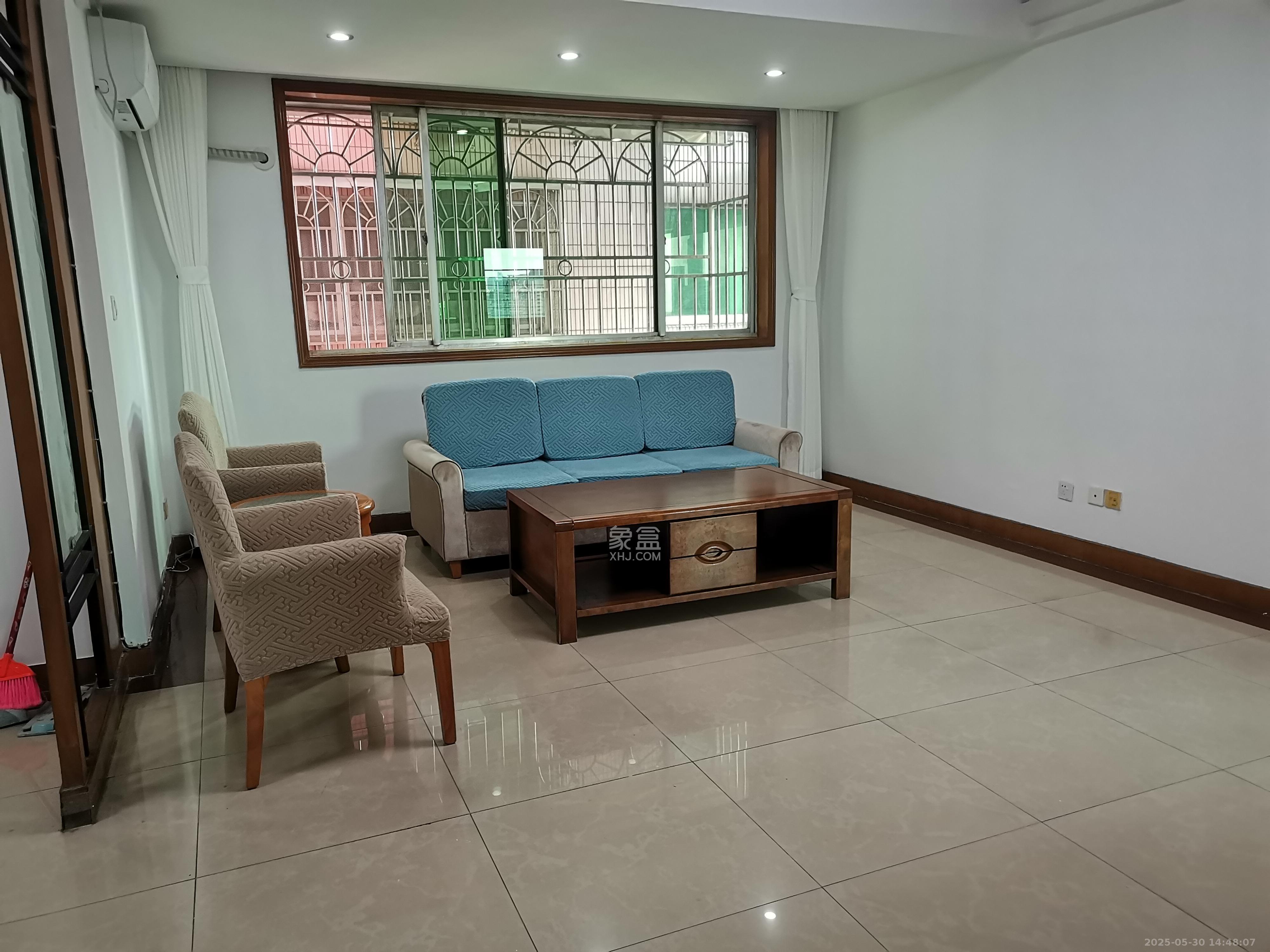 亚华大酒店 3室2厅2卫 3300.0元/月 亚华大酒店 3室2厅2卫 3300.0元/月室内图