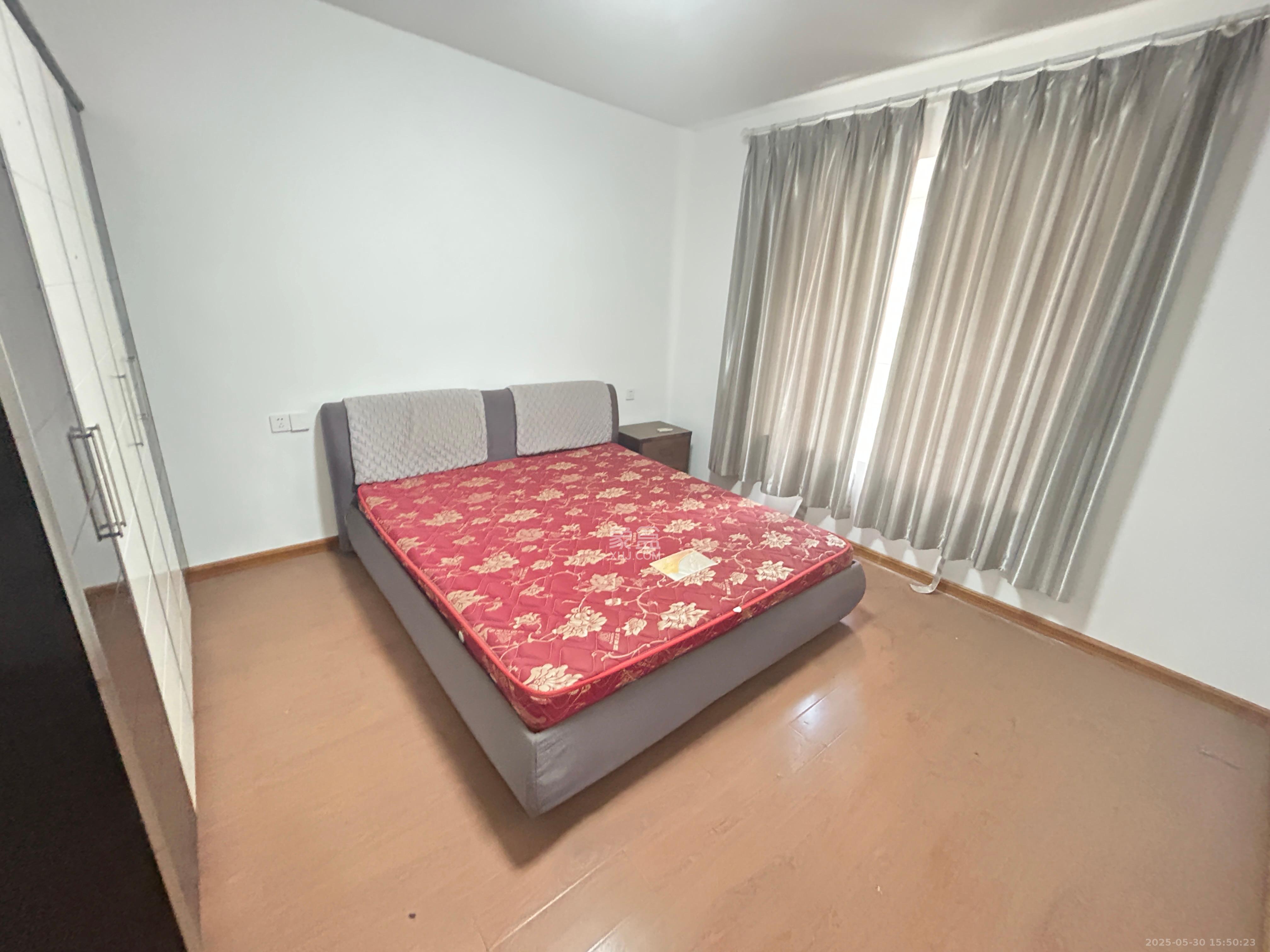 凯富漫城 4室2厅2卫 1600.0元/月 凯富漫城 4室2厅2卫 1600.0元/月室内图