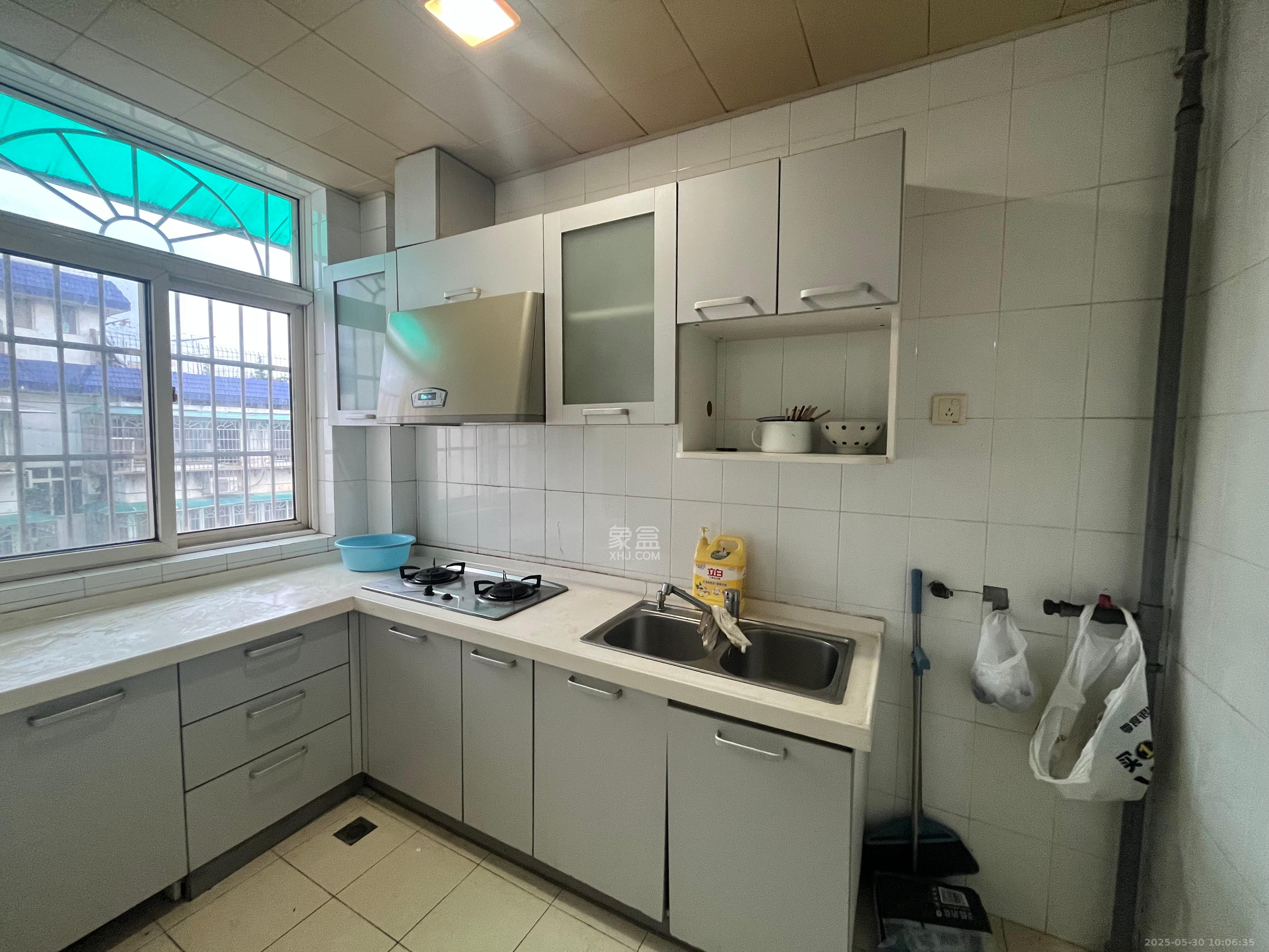 湘樟园小区(湘樟家园) 3室2厅1卫 1500.0元/月 湘樟园小区(湘樟家园) 3室2厅1卫 1500.0元/月室内图