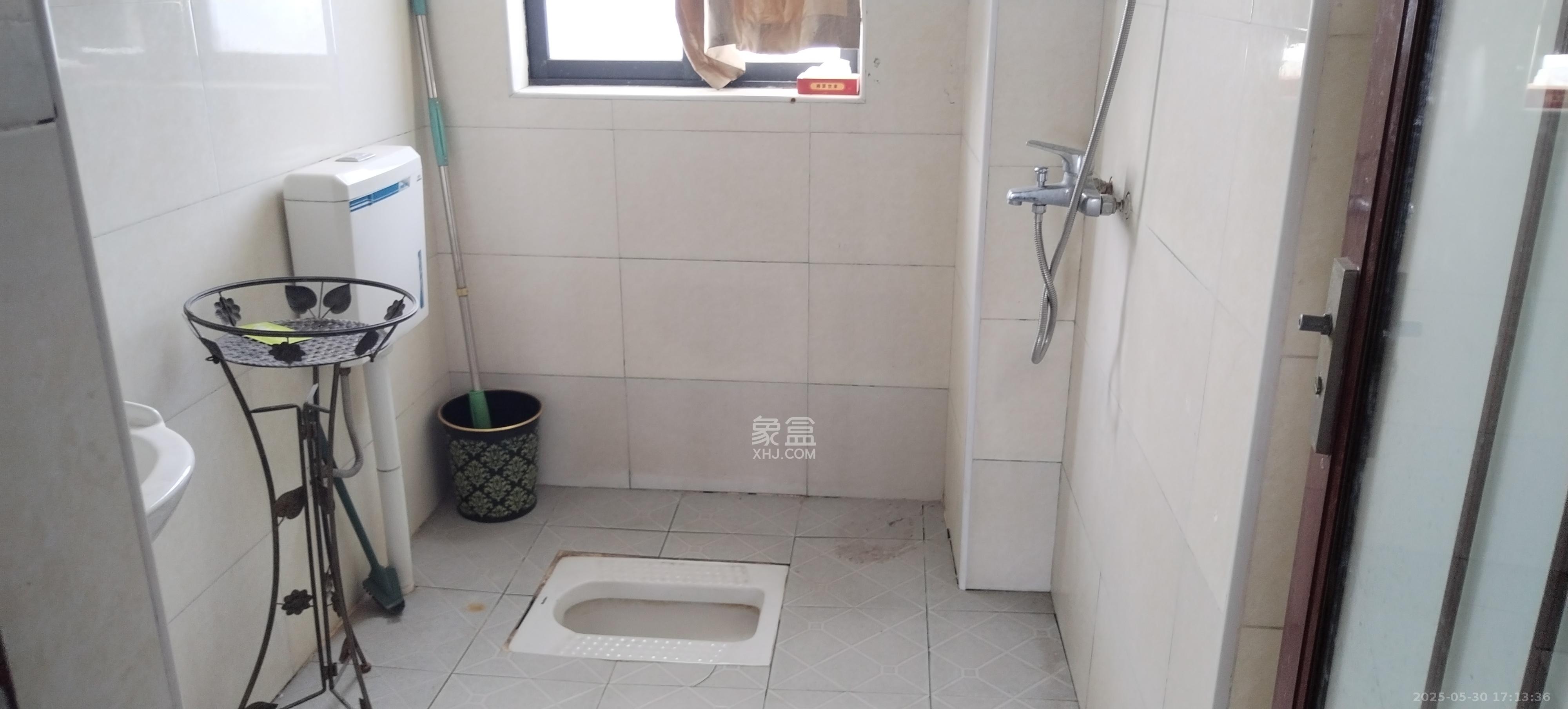 融科东南海  4室2厅1卫    2200.0元/月 融科东南海  4室2厅1卫    2200.0元/月室内图