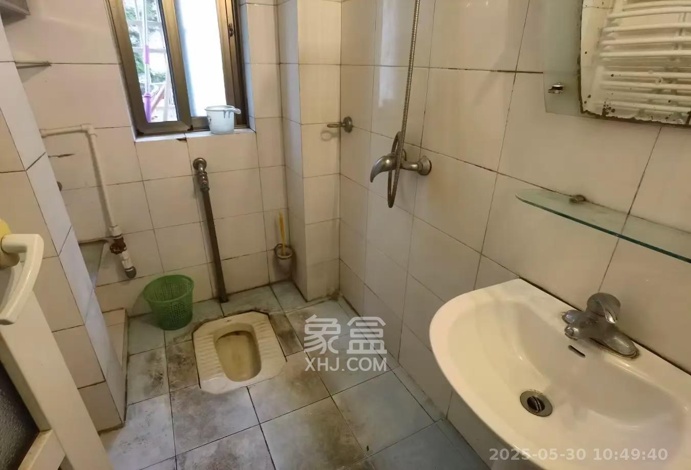 三湘小区  3室2厅2卫   1800.00元/月室内图