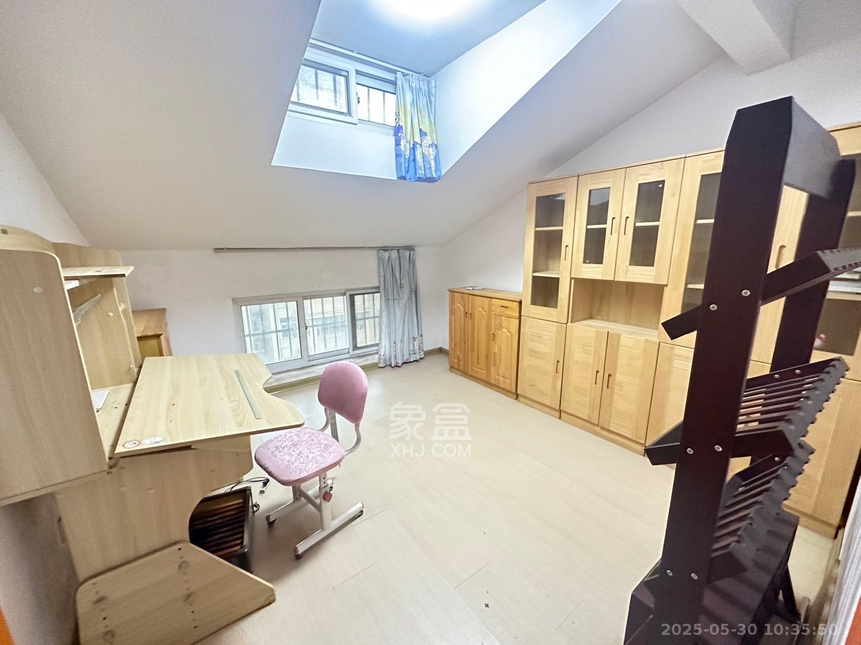 鄱阳小区 4室2厅2卫 2000.0元/月 鄱阳小区 4室2厅2卫 2000.0元/月室内图