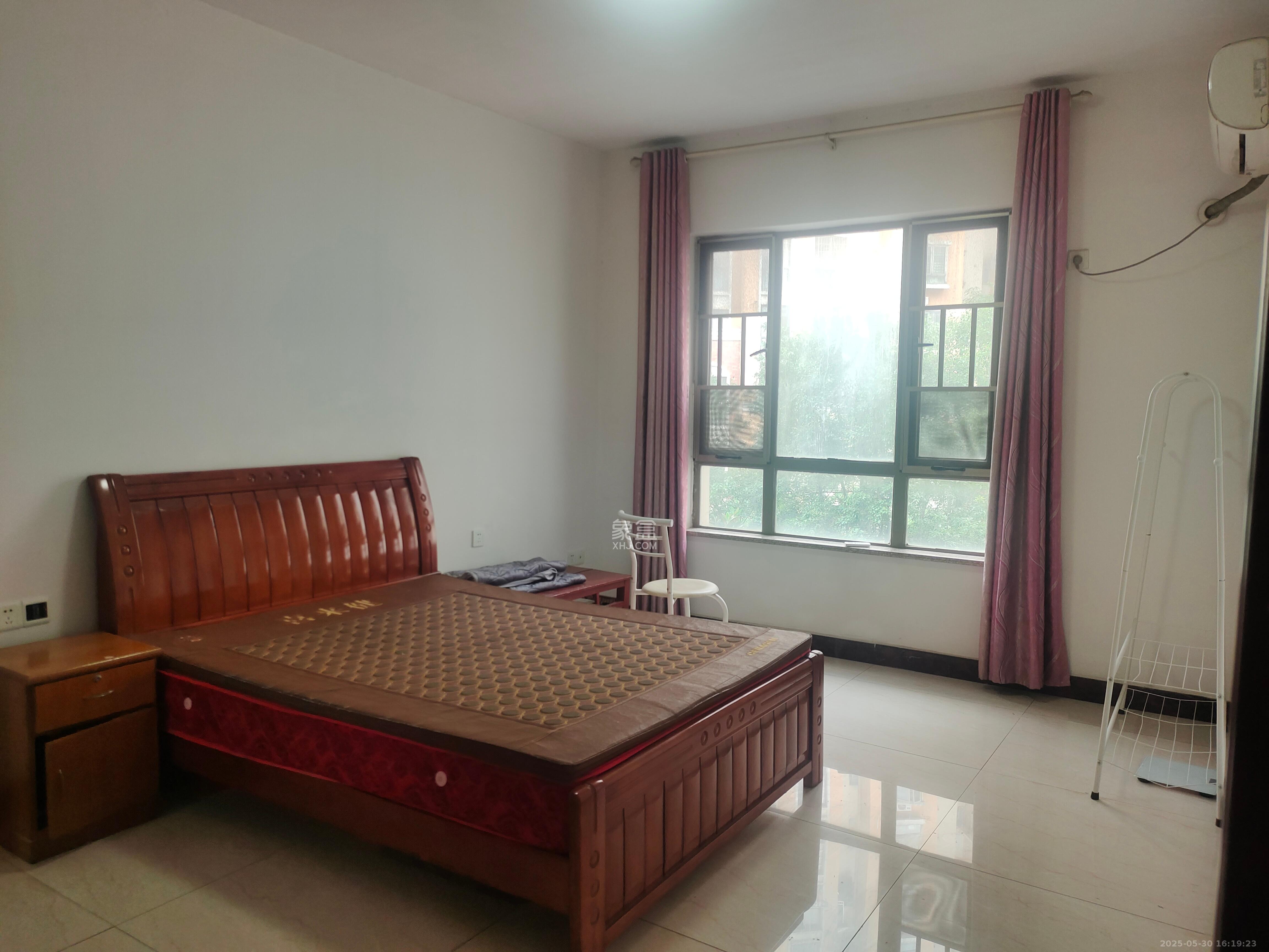 米兰春天  4室2厅1卫    2200.0元/月 米兰春天  4室2厅1卫    2200.0元/月室内图