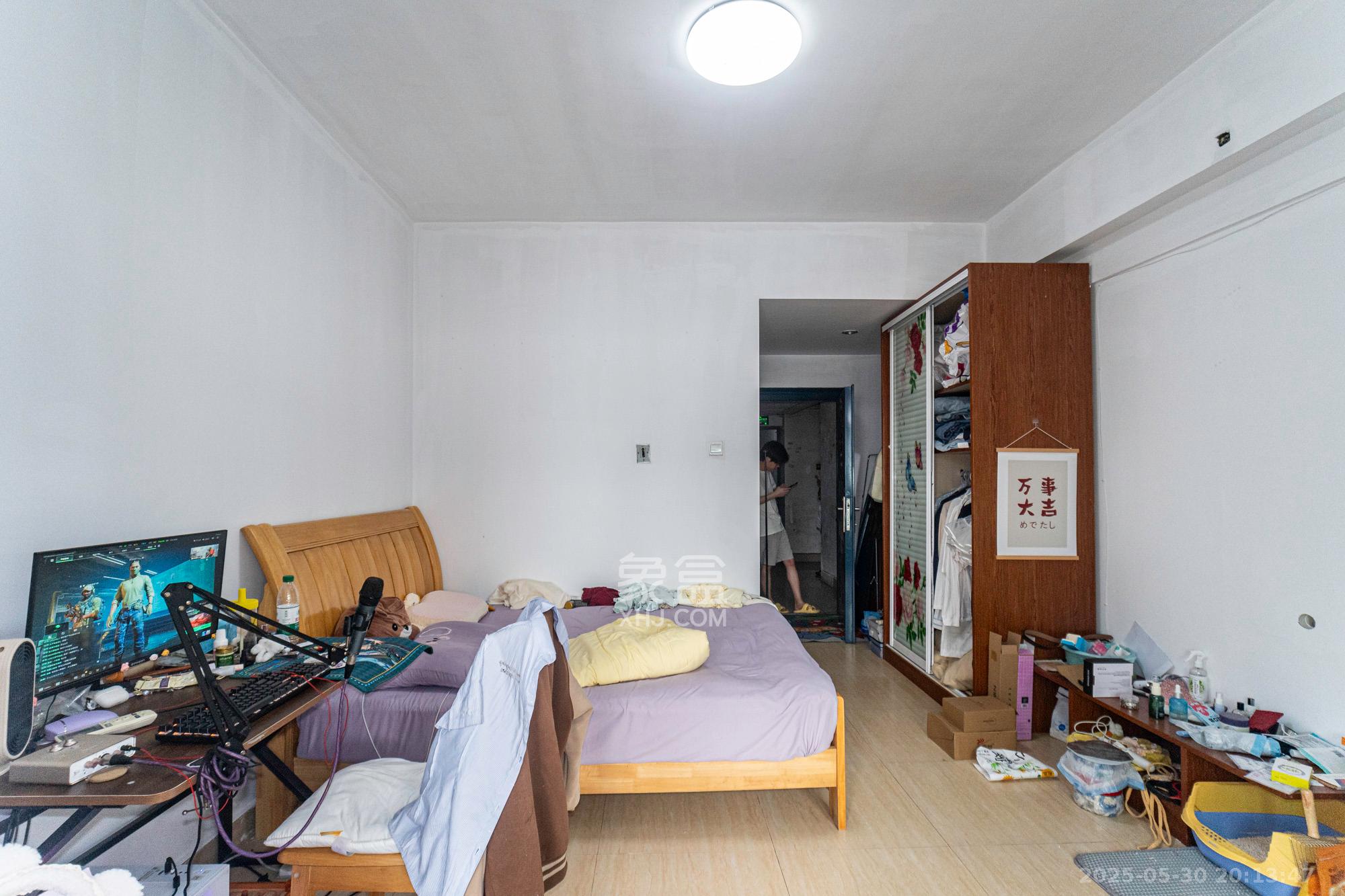 尚都花园城 1室1厅1卫 13.5万 尚都花园城 1室1厅1卫 13.5万客厅