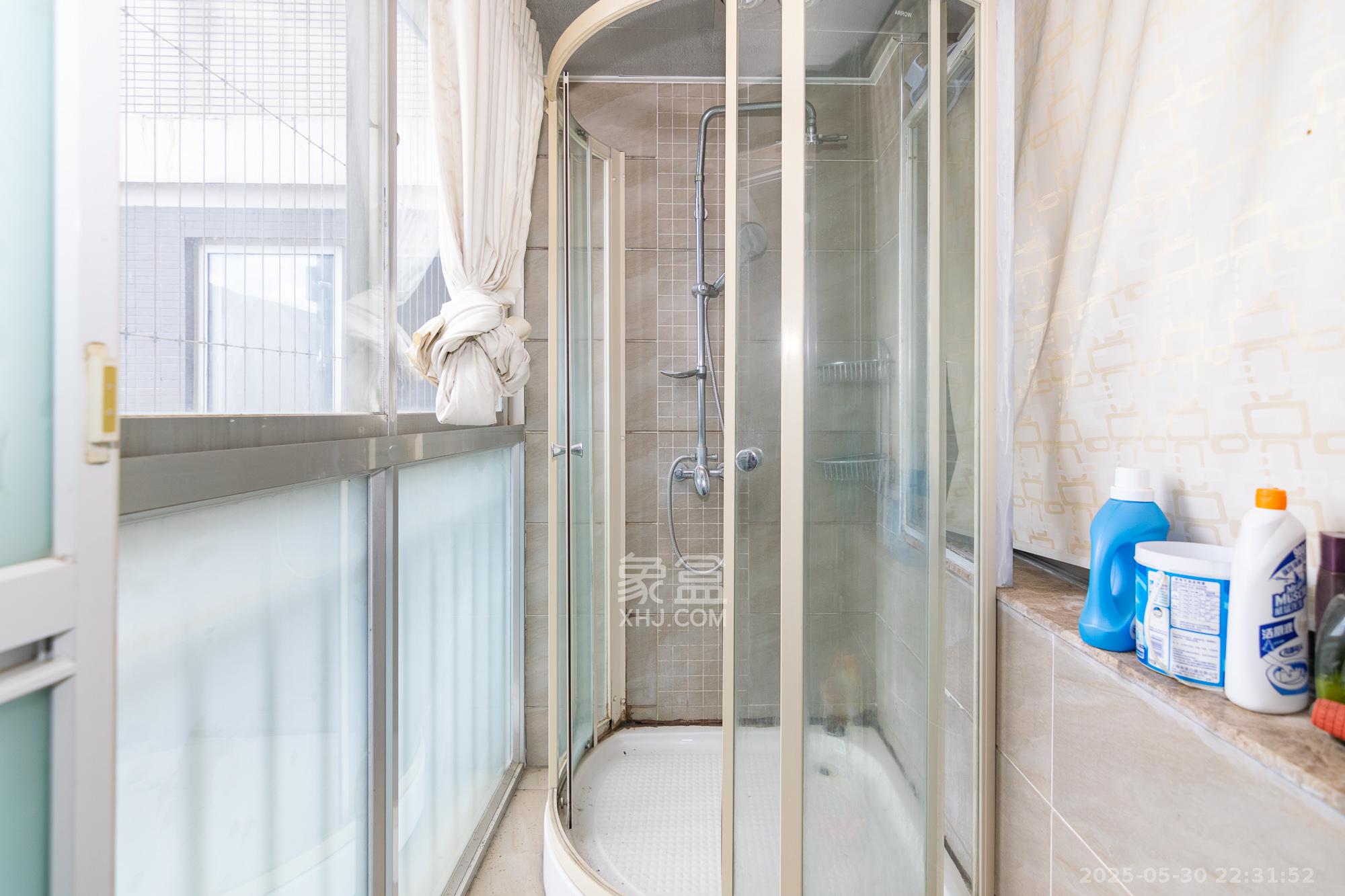 双龙警苑 3室2厅2卫 67.99万 双龙警苑 3室2厅2卫 67.99万卫生间