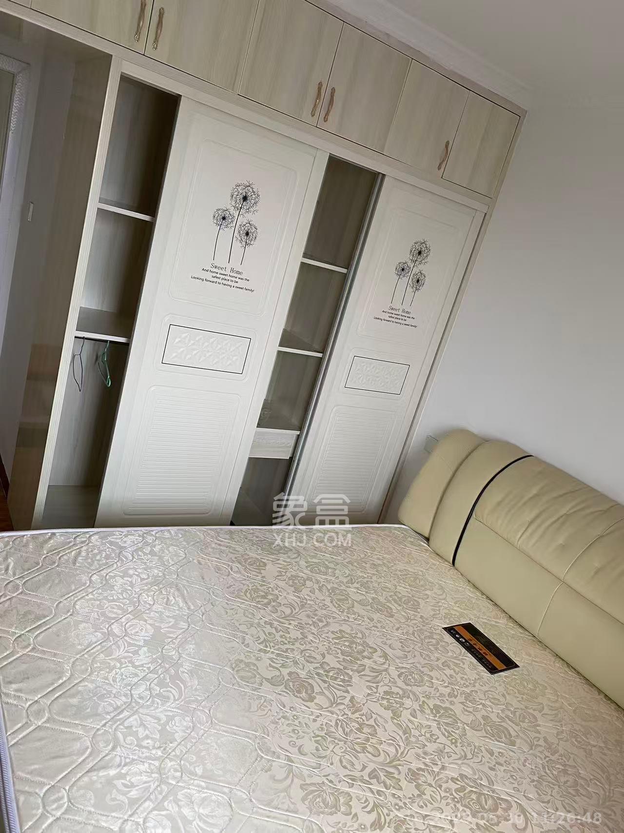 湘楚华庭  2室2厅1卫    2000.0元/月室内图