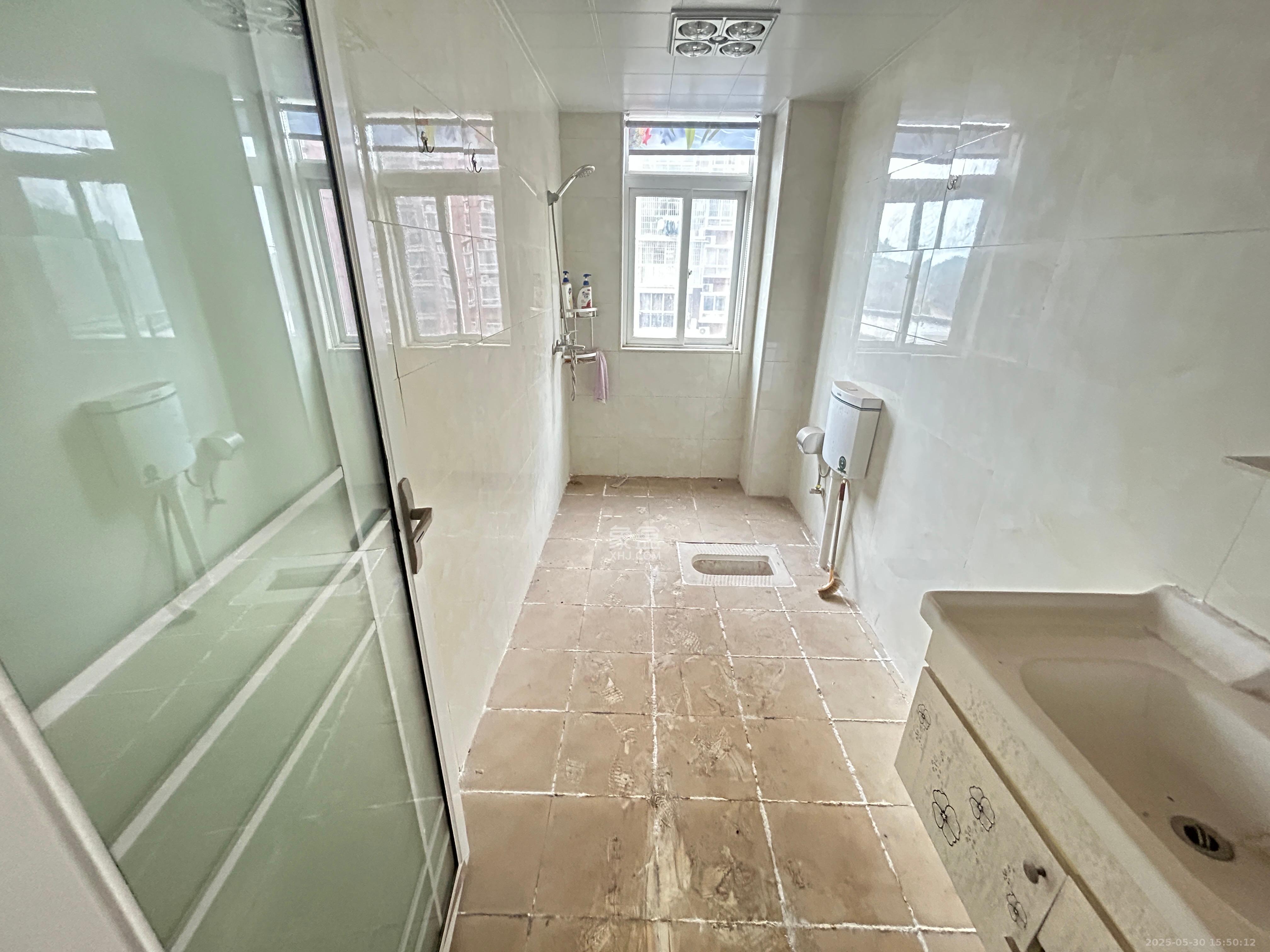 凯富漫城 4室2厅2卫 1600.0元/月 凯富漫城 4室2厅2卫 1600.0元/月室内图