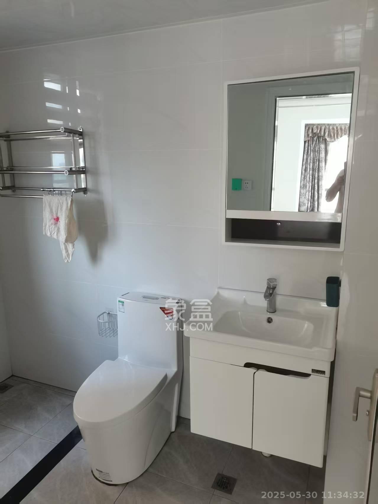 西湖鸿运佳苑 3室2厅2卫 2200.0元/月 西湖鸿运佳苑 3室2厅2卫 2200.0元/月室内图