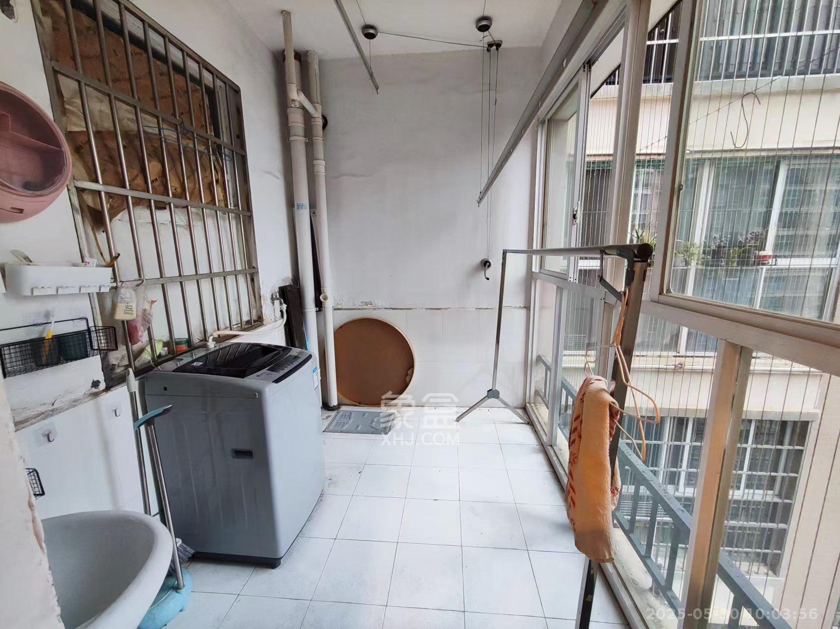 上河国际C区 3室2厅1卫 2100.0元/月 上河国际C区 3室2厅1卫 2100.0元/月室内图