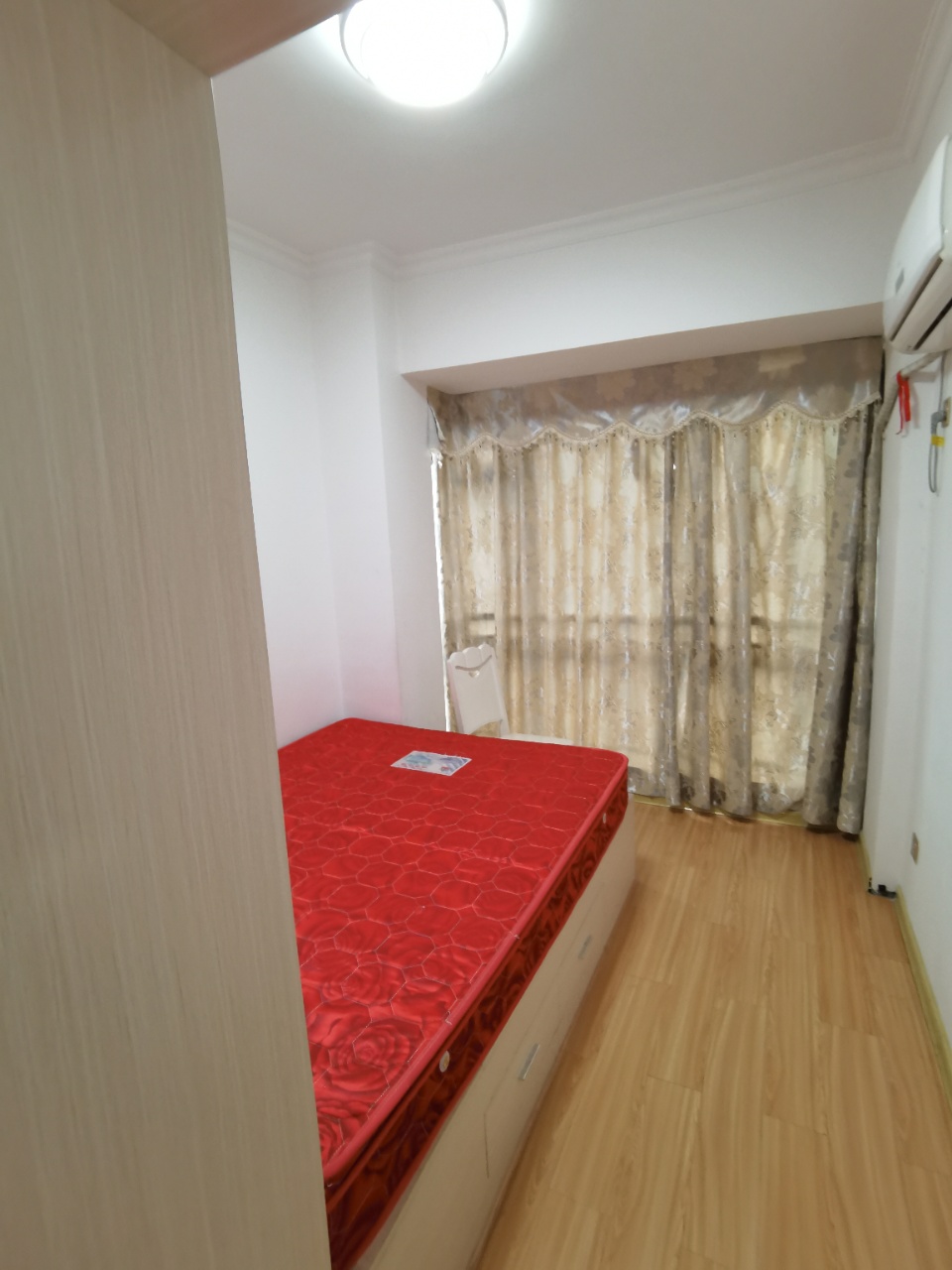 雄森国际  2室1厅1卫    1700.0元/月 雄森国际  2室1厅1卫    1700.0元/月室内图