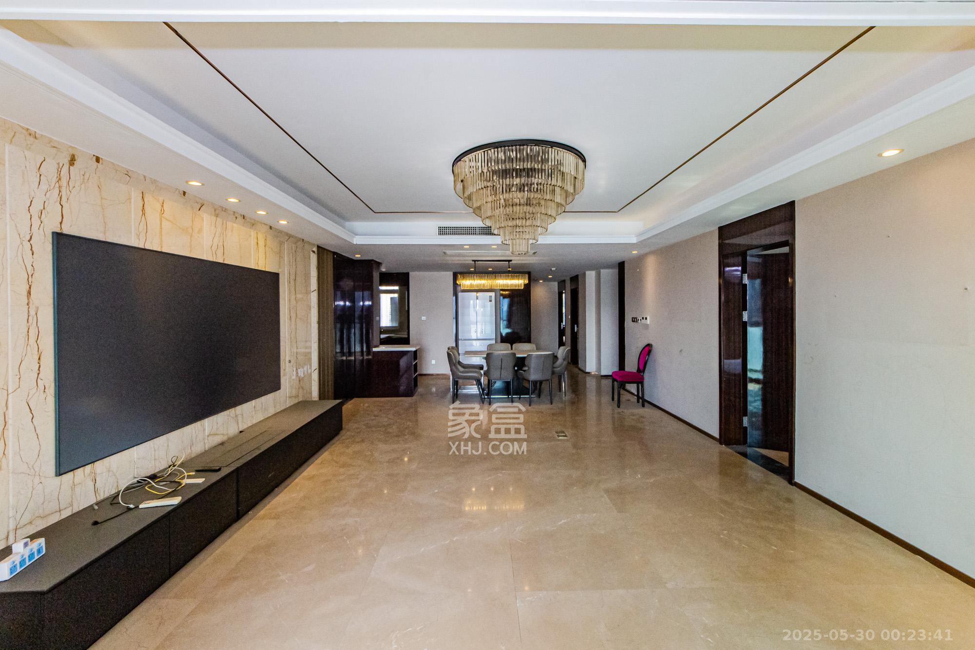 北辰定江洋 3室2厅2卫 290.0万 北辰定江洋 3室2厅2卫 290.0万客厅