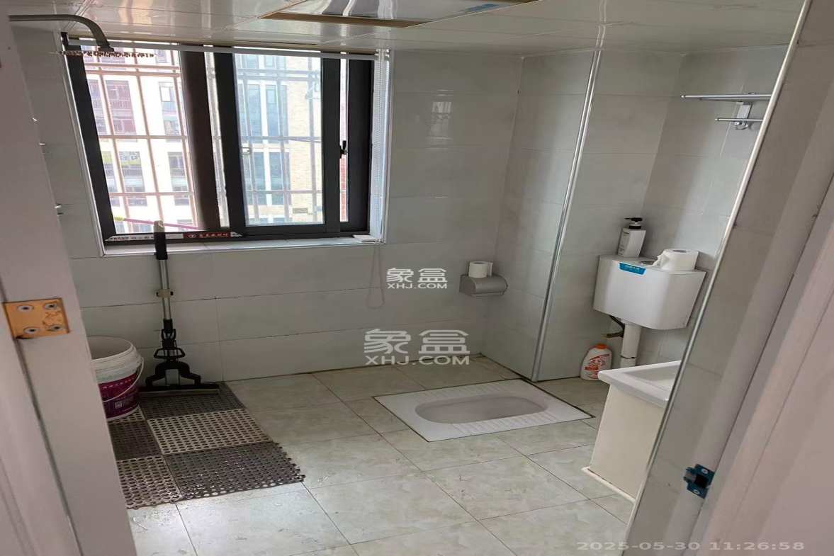 湘楚华庭 2室2厅1卫 2000.0元/月 湘楚华庭 2室2厅1卫 2000.0元/月室内图