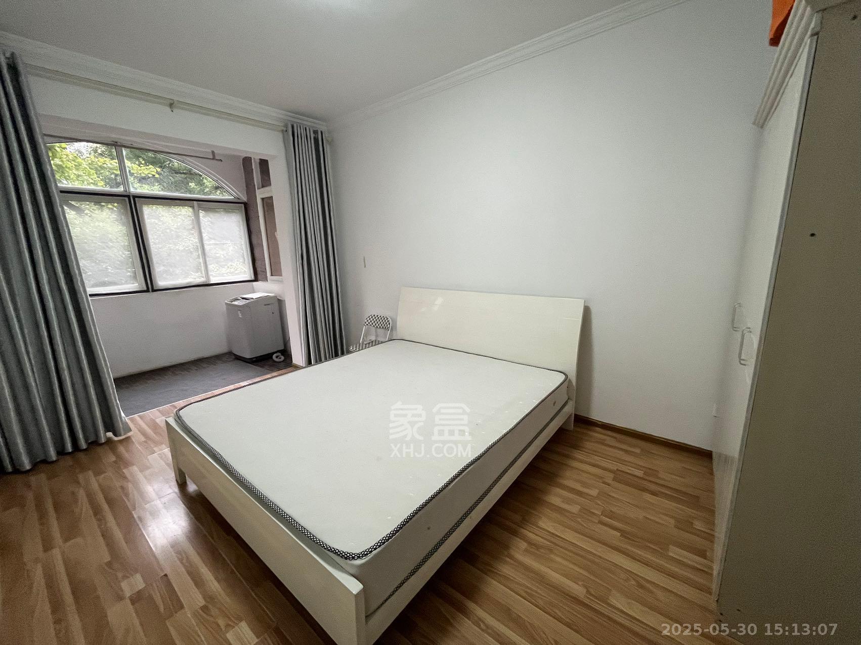 嘉盛华庭(一期、二期、三期) 3室2厅1卫 2500.0元/月 嘉盛华庭(一期、二期、三期) 3室2厅1卫 2500.0元/月室内图