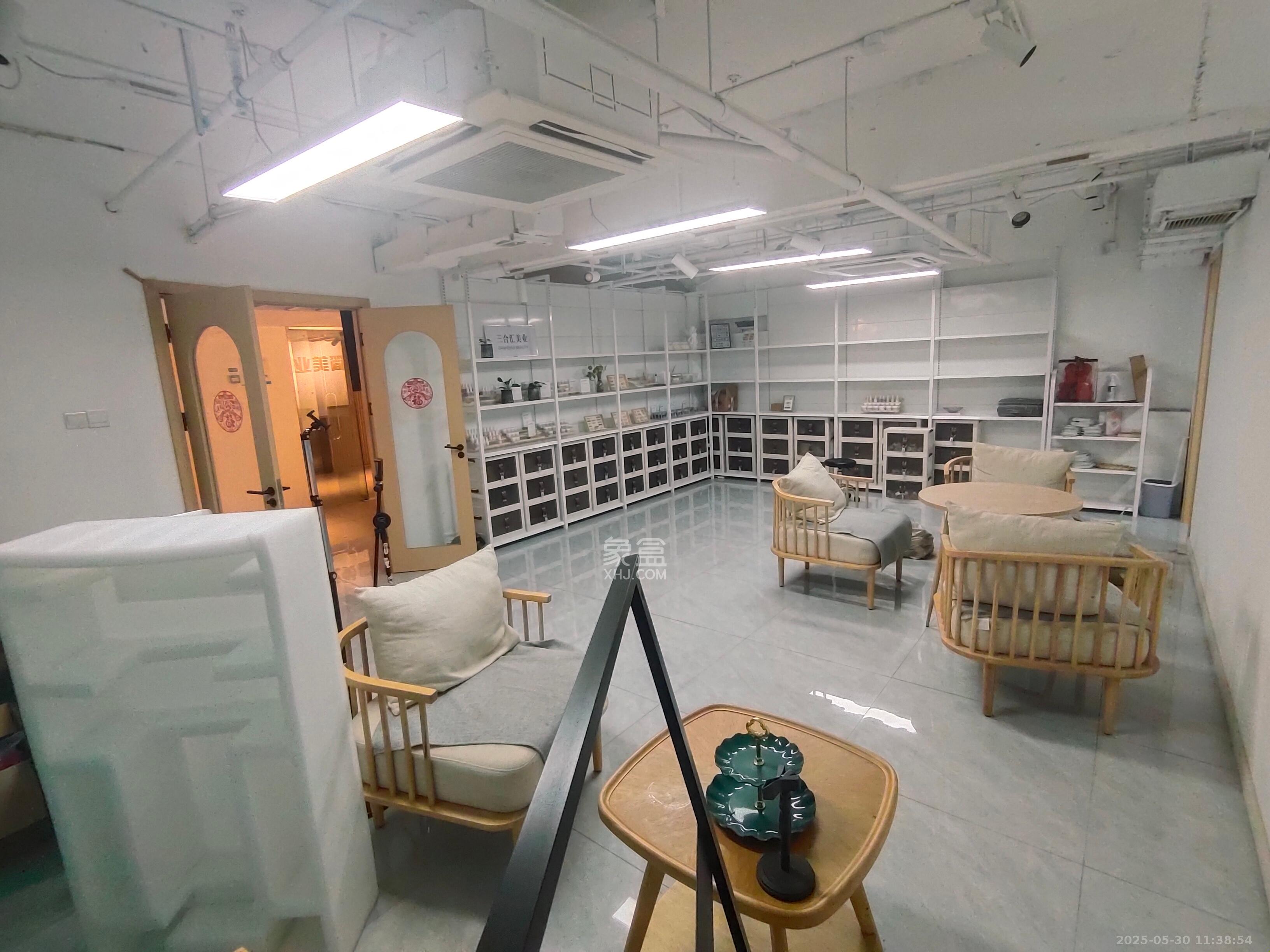 荟聚之光  1室0厅0卫    4000.0元/月 荟聚之光  1室0厅0卫    4000.0元/月室内图