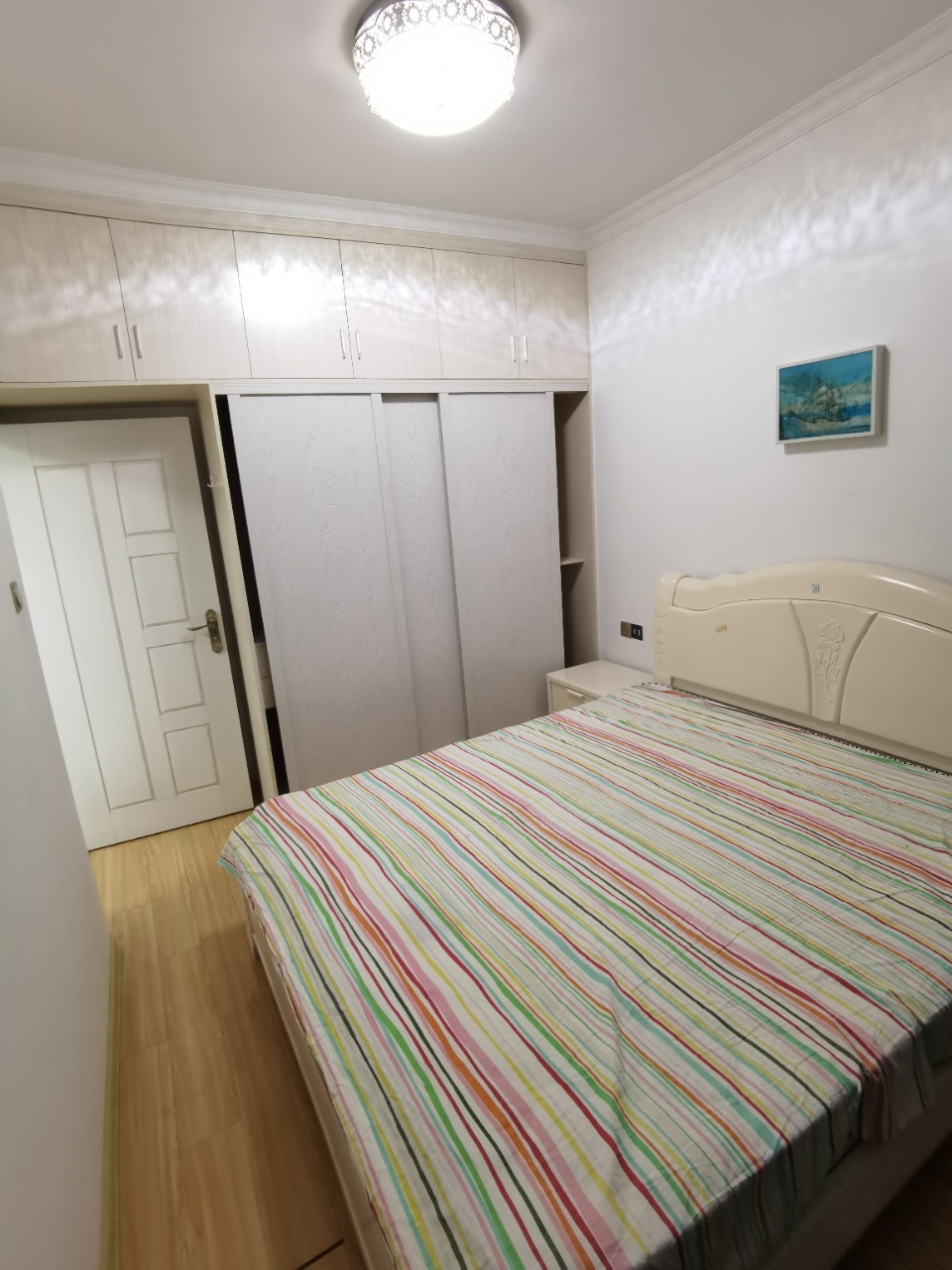 雄森国际  2室1厅1卫    1700.0元/月 雄森国际  2室1厅1卫    1700.0元/月室内图