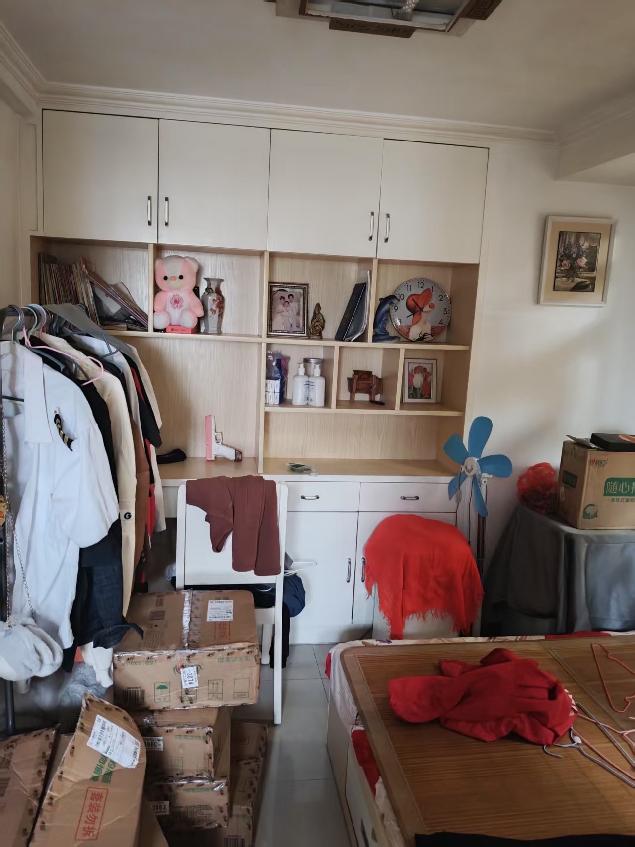 鸿华大厦 2室2厅1卫 79.0万 鸿华大厦 2室2厅1卫 79.0万客厅