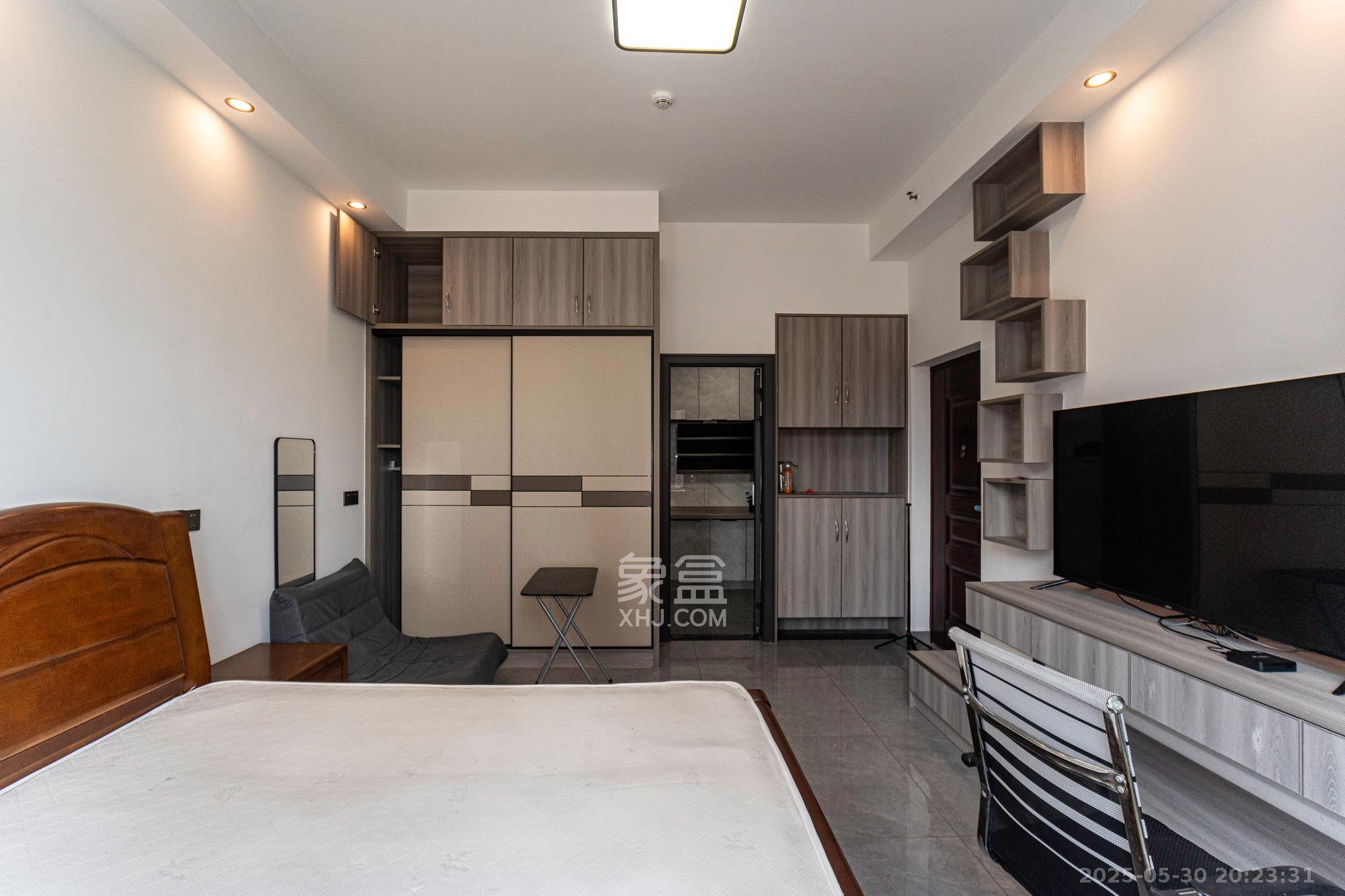 中建悦和城 1室1厅1卫 31.8万 中建悦和城 1室1厅1卫 31.8万客厅