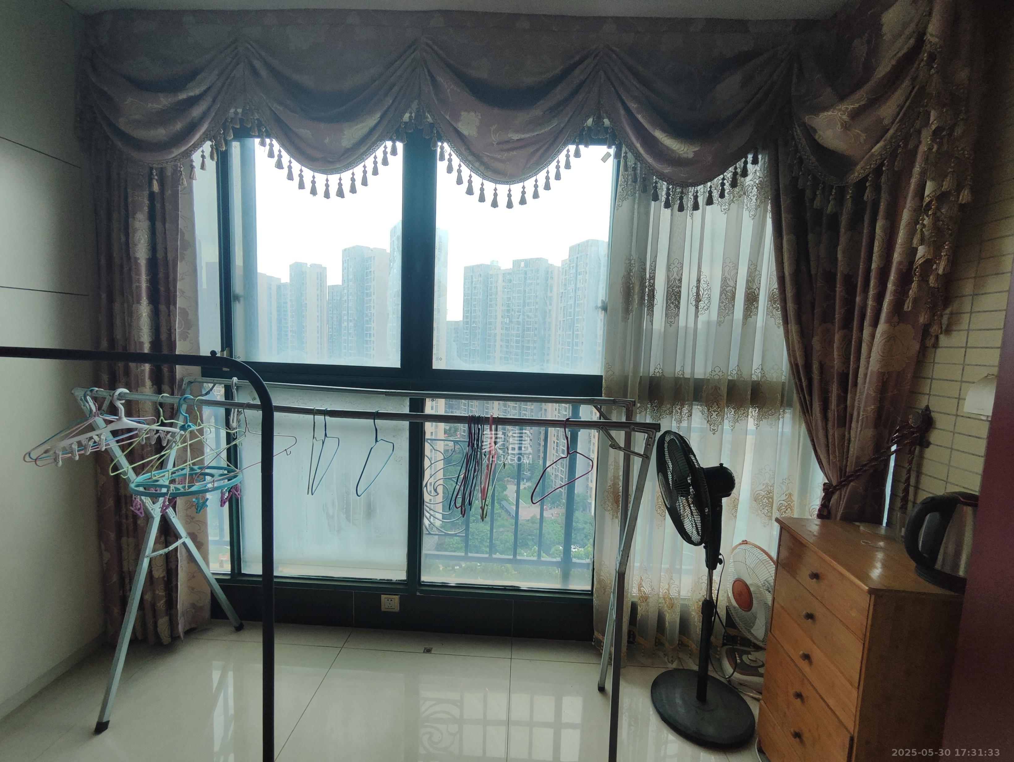 恒大雅苑 3室2厅1卫 2200.0元/月 恒大雅苑 3室2厅1卫 2200.0元/月室内图