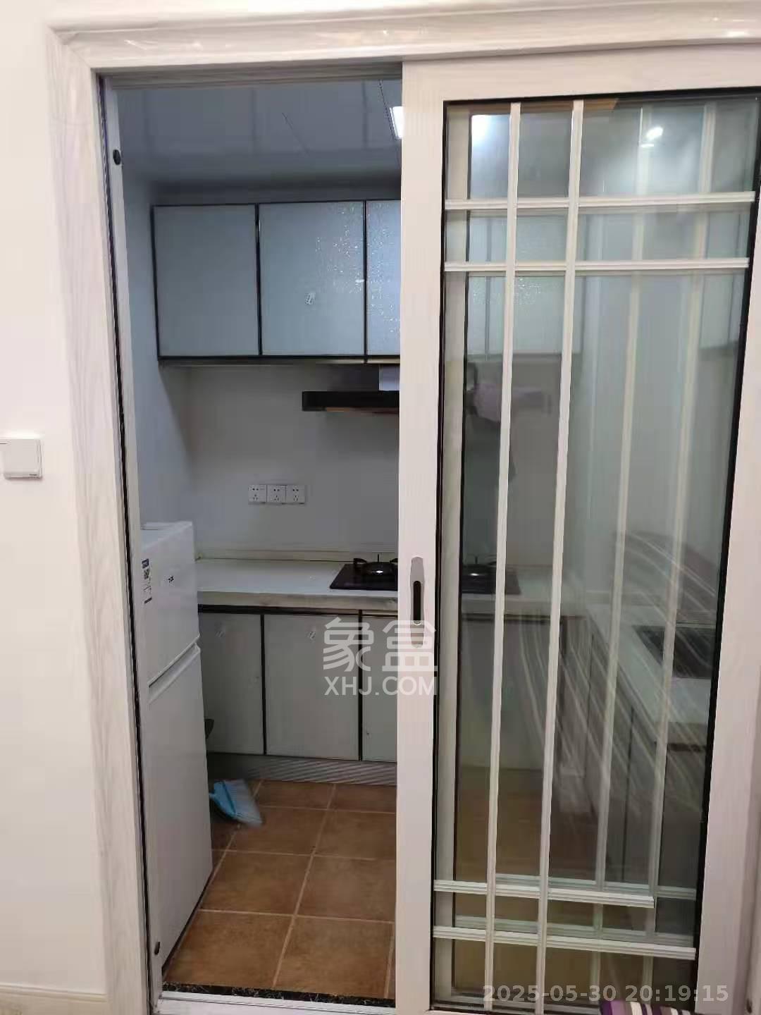 中建芙蓉嘉苑  1室1厅1卫   1200.00元/月室内图