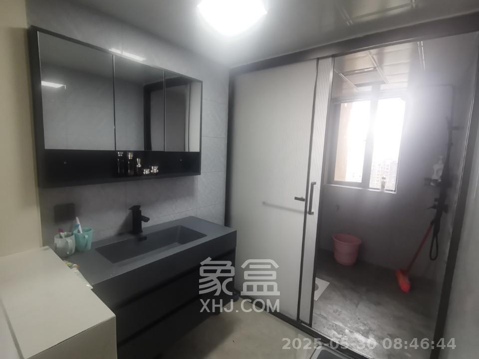 金水湾  3室2厅2卫   59.80万客厅