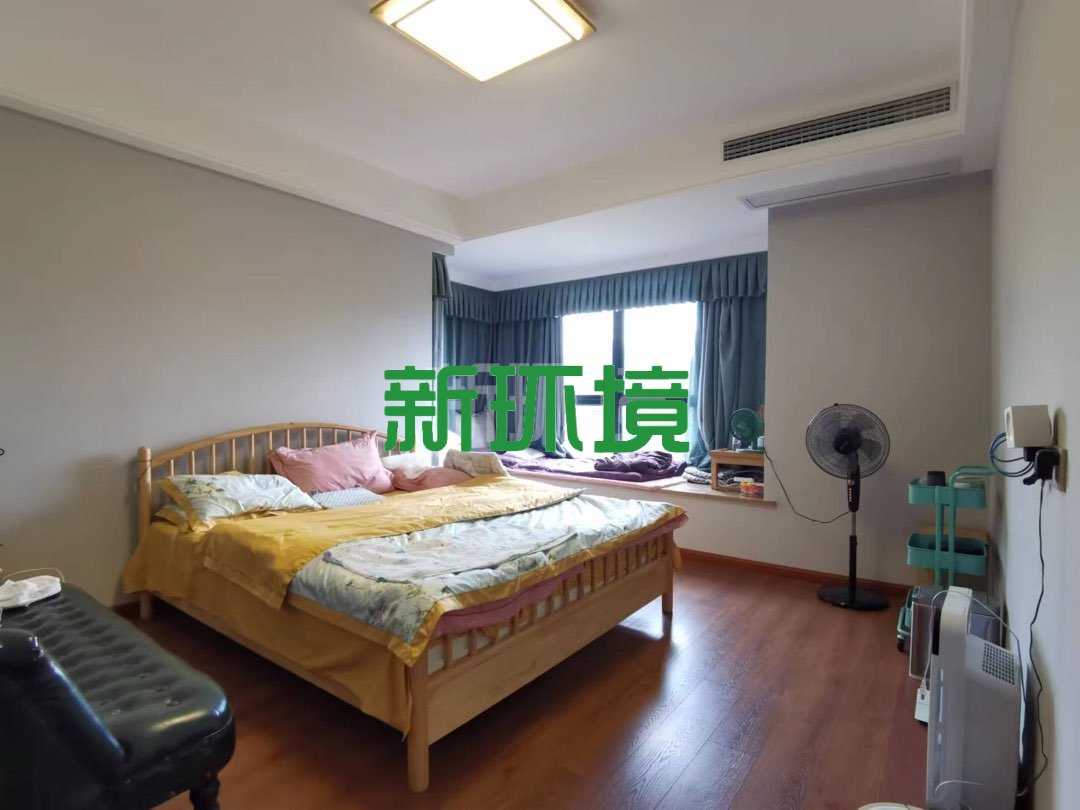 山水印象  3室2厅2卫   118.00万客厅