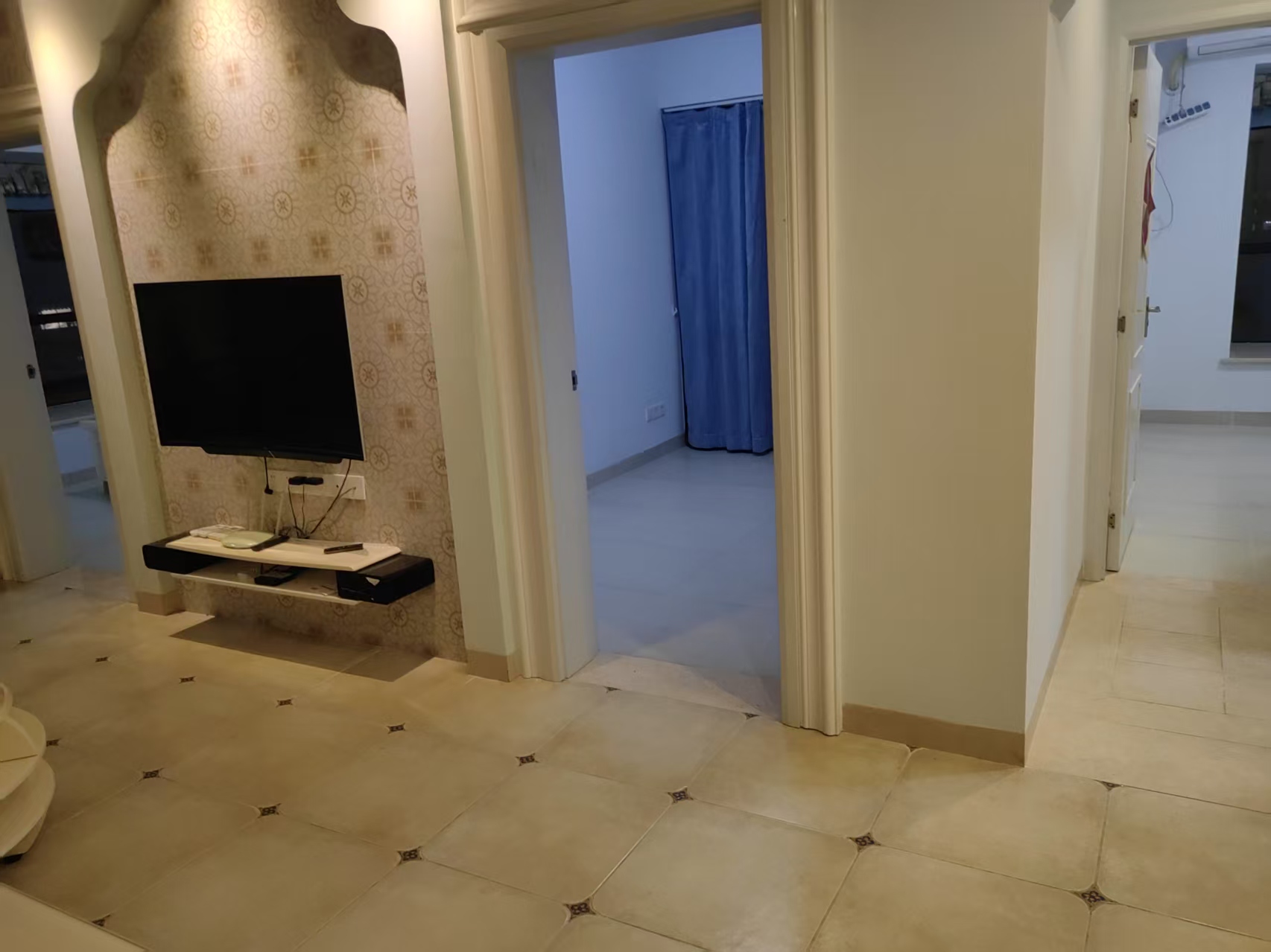 海悦东方  3室2厅1卫    129.0万 海悦东方  3室2厅1卫    129.0万客厅