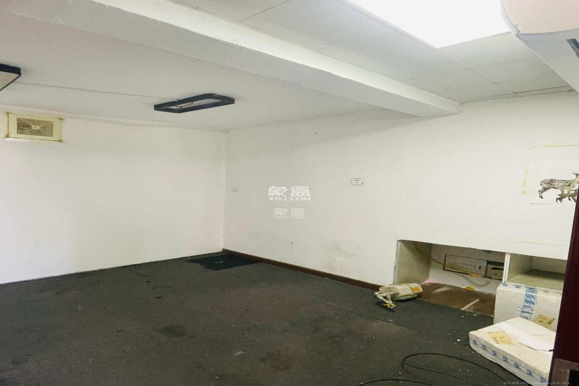 新长海广场  1室0厅1卫    2400.0元/月 新长海广场  1室0厅1卫    2400.0元/月室内图