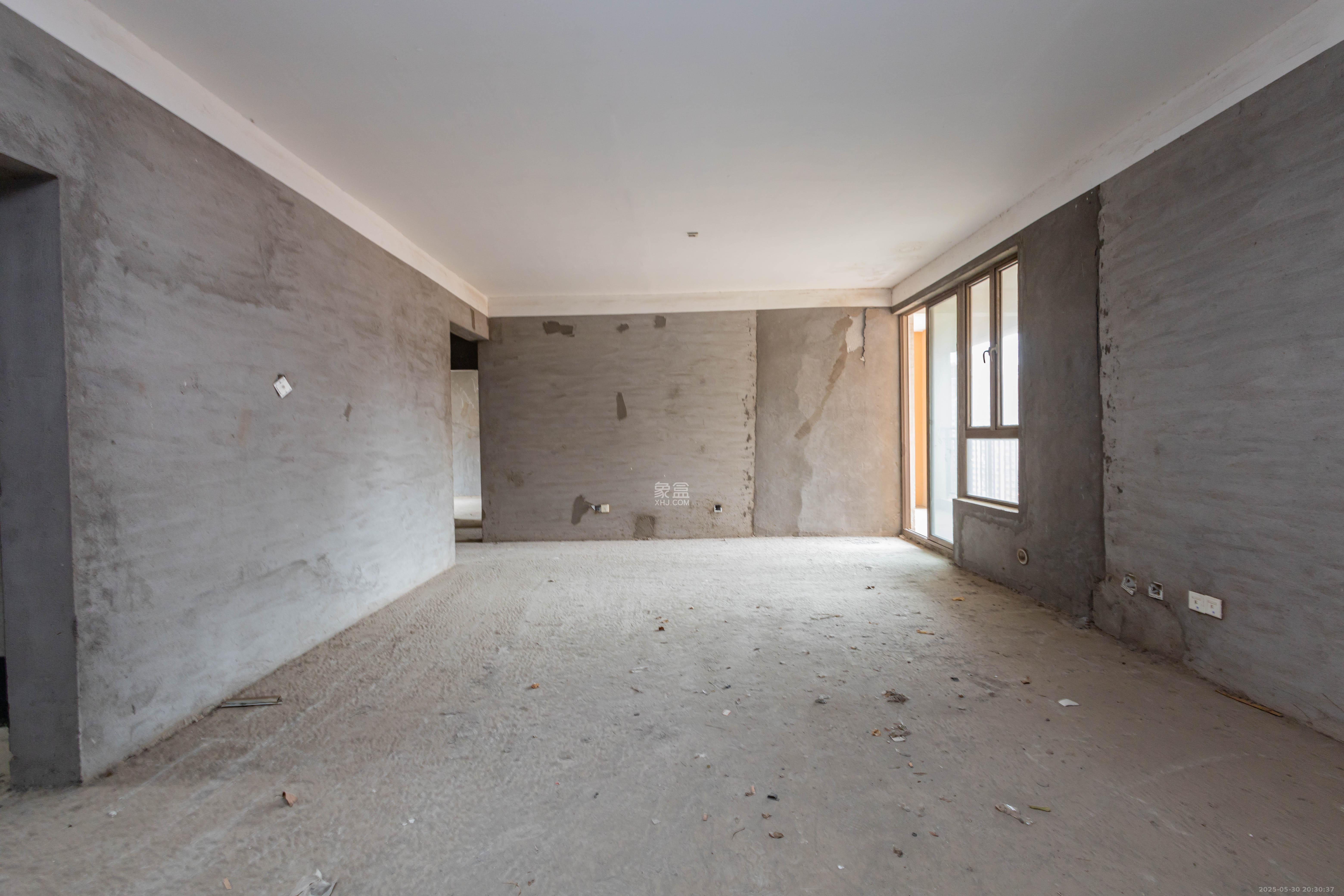 天园假日  3室2厅2卫    99.0万 天园假日  3室2厅2卫    99.0万客厅