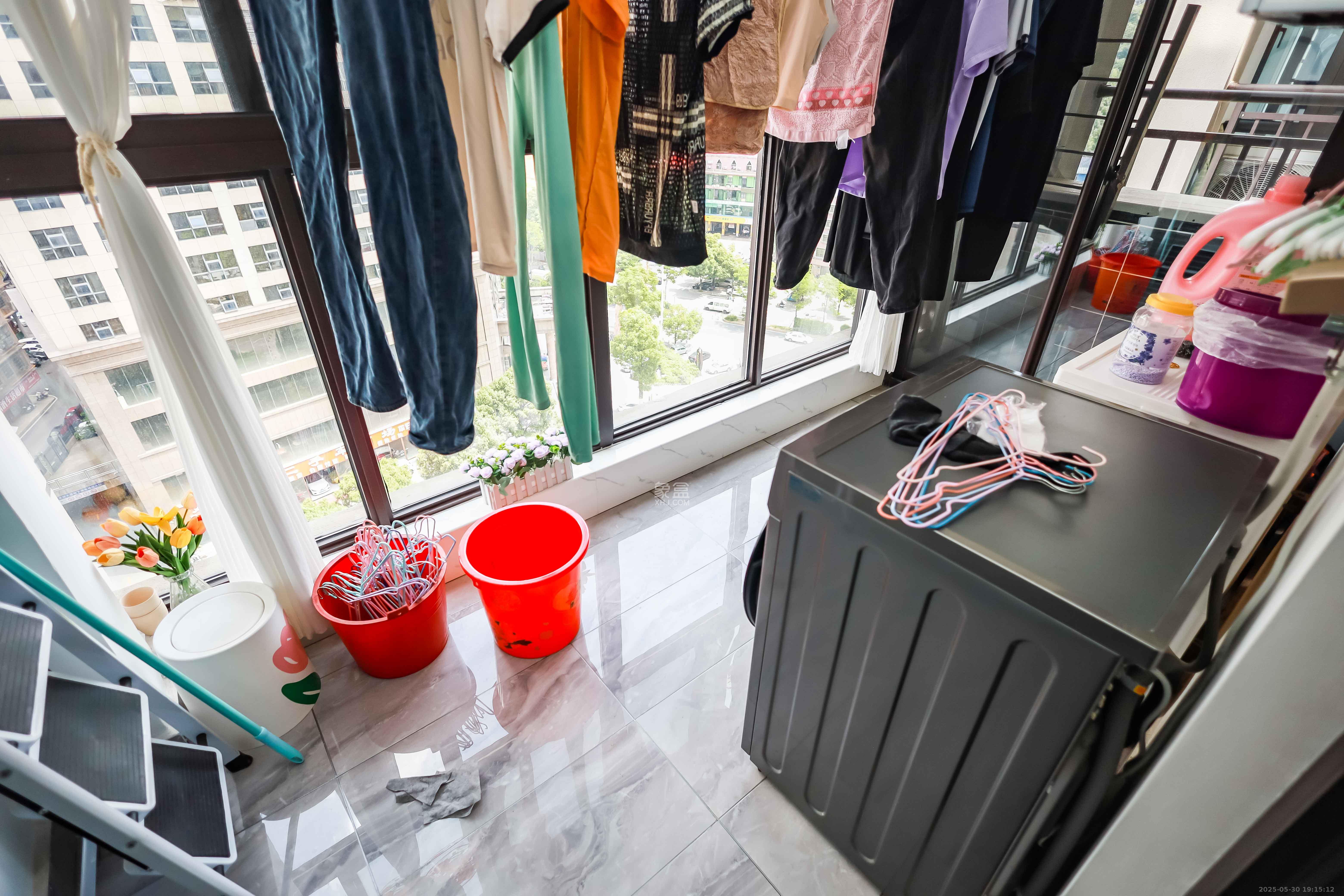 金基芳华 3室2厅2卫 102.0万 金基芳华 3室2厅2卫 102.0万阳台