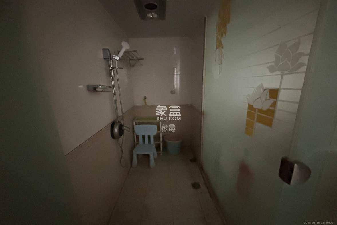 思进大厦  4室2厅2卫    2300.0元/月 思进大厦  4室2厅2卫    2300.0元/月室内图