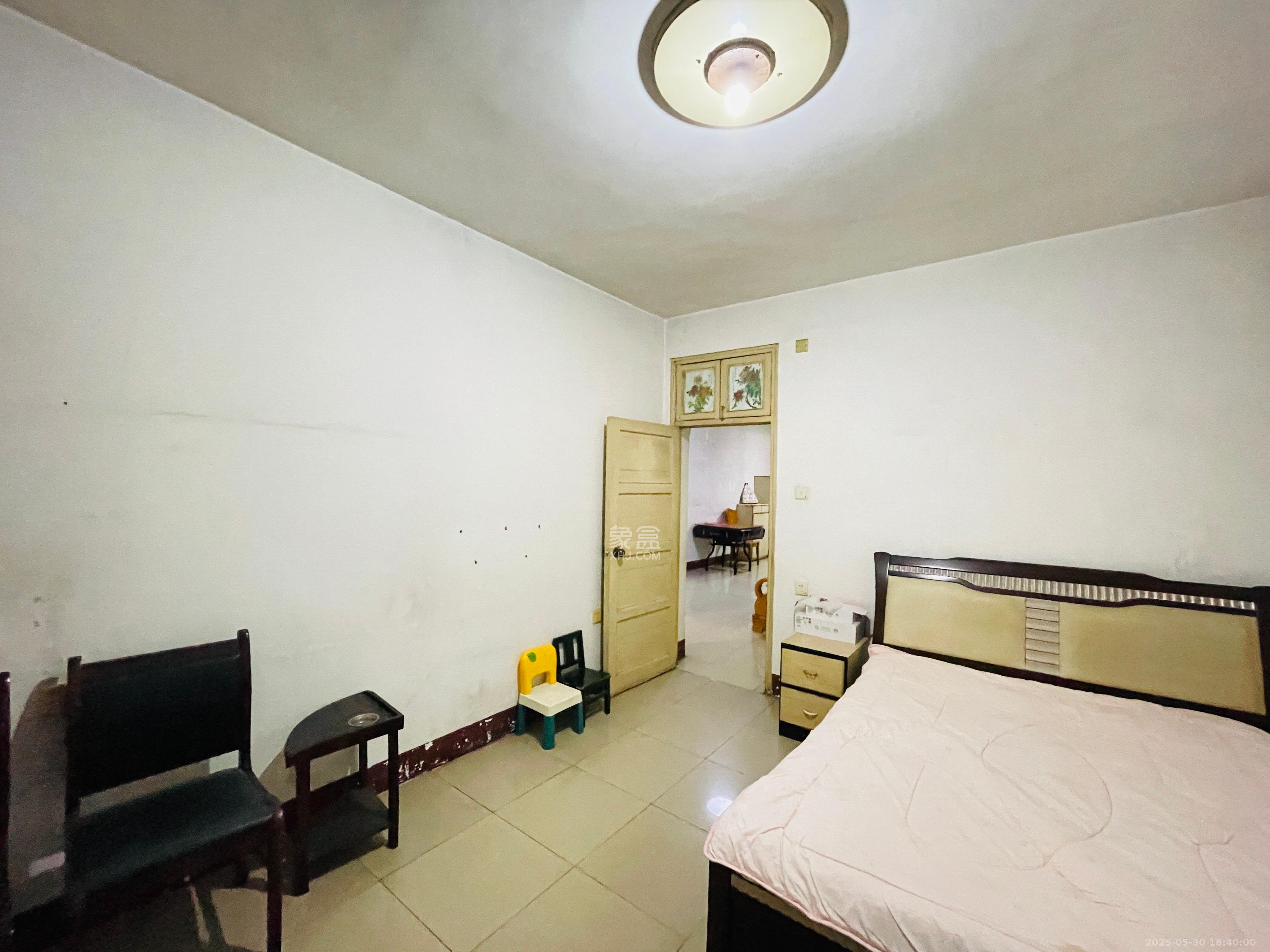 文艺村 3室2厅1卫 2300.0元/月 文艺村 3室2厅1卫 2300.0元/月室内图