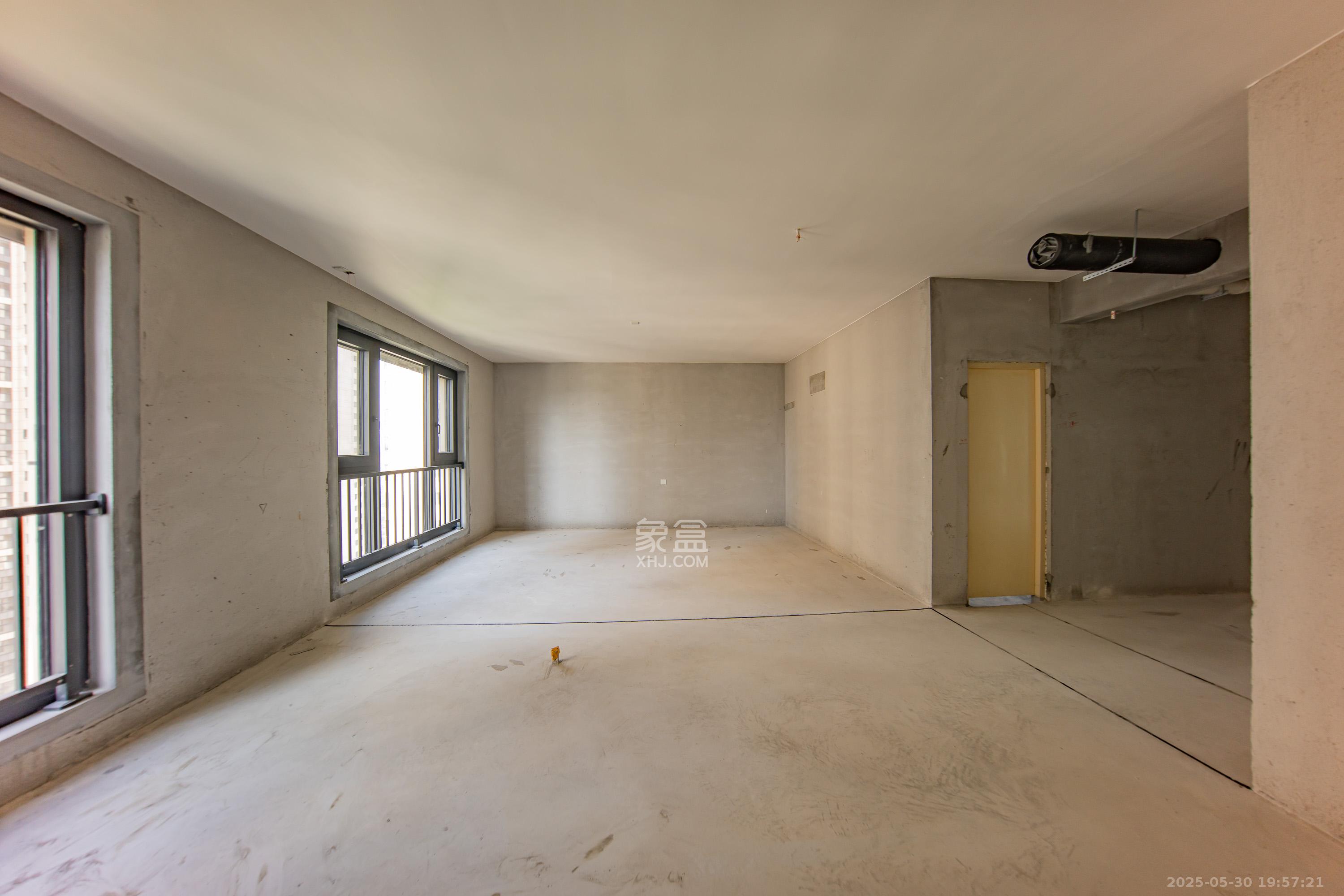 建投象山国际  5室2厅3卫   425.00万卧室