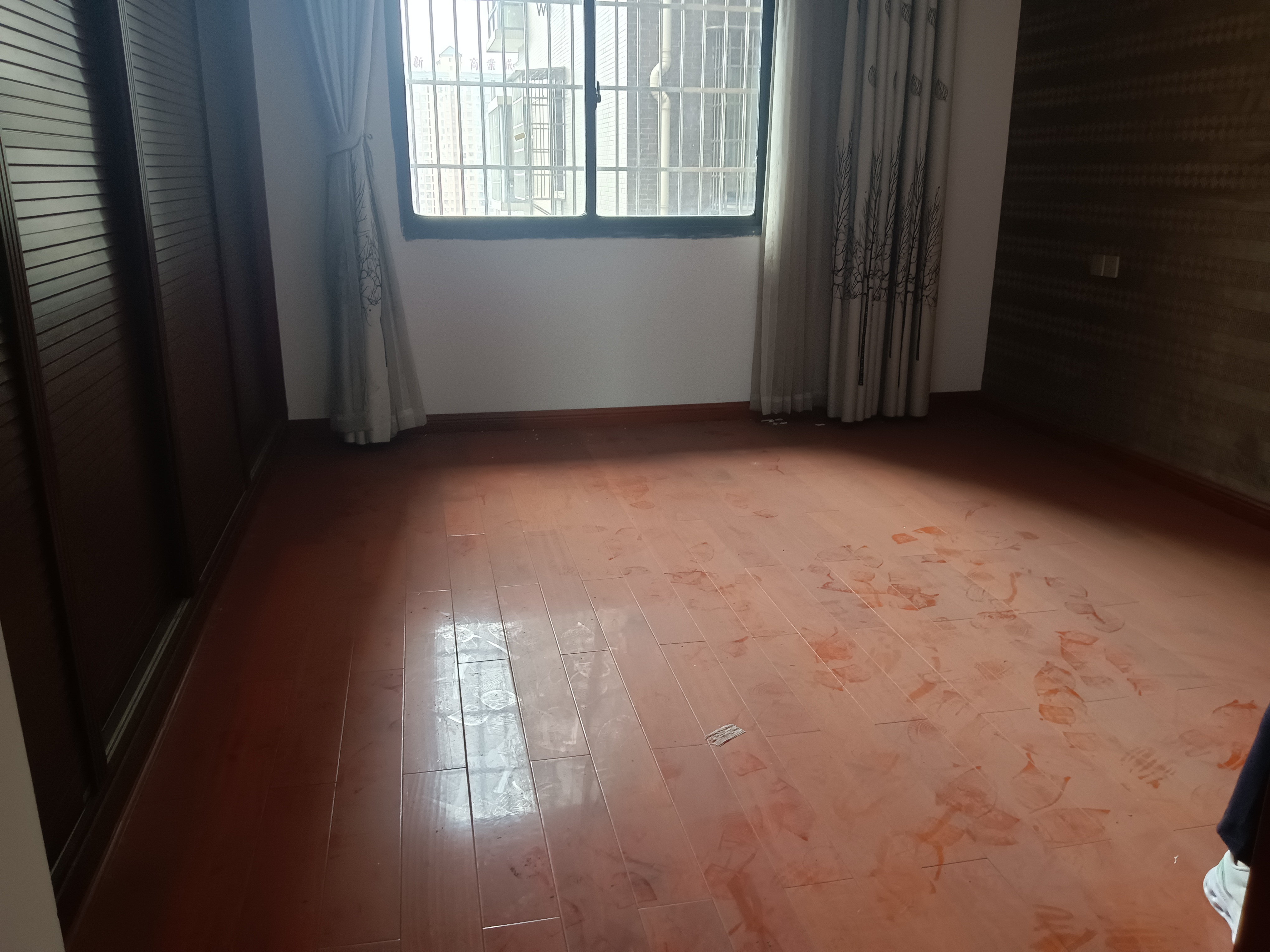 蒸湘世纪城 4室2厅2卫 2500.0元/月 蒸湘世纪城 4室2厅2卫 2500.0元/月室内图