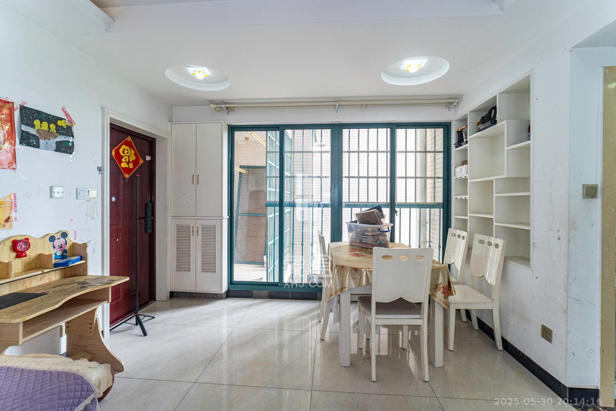 蝴蝶谷 3室2厅2卫 63.8万 蝴蝶谷 3室2厅2卫 63.8万客厅