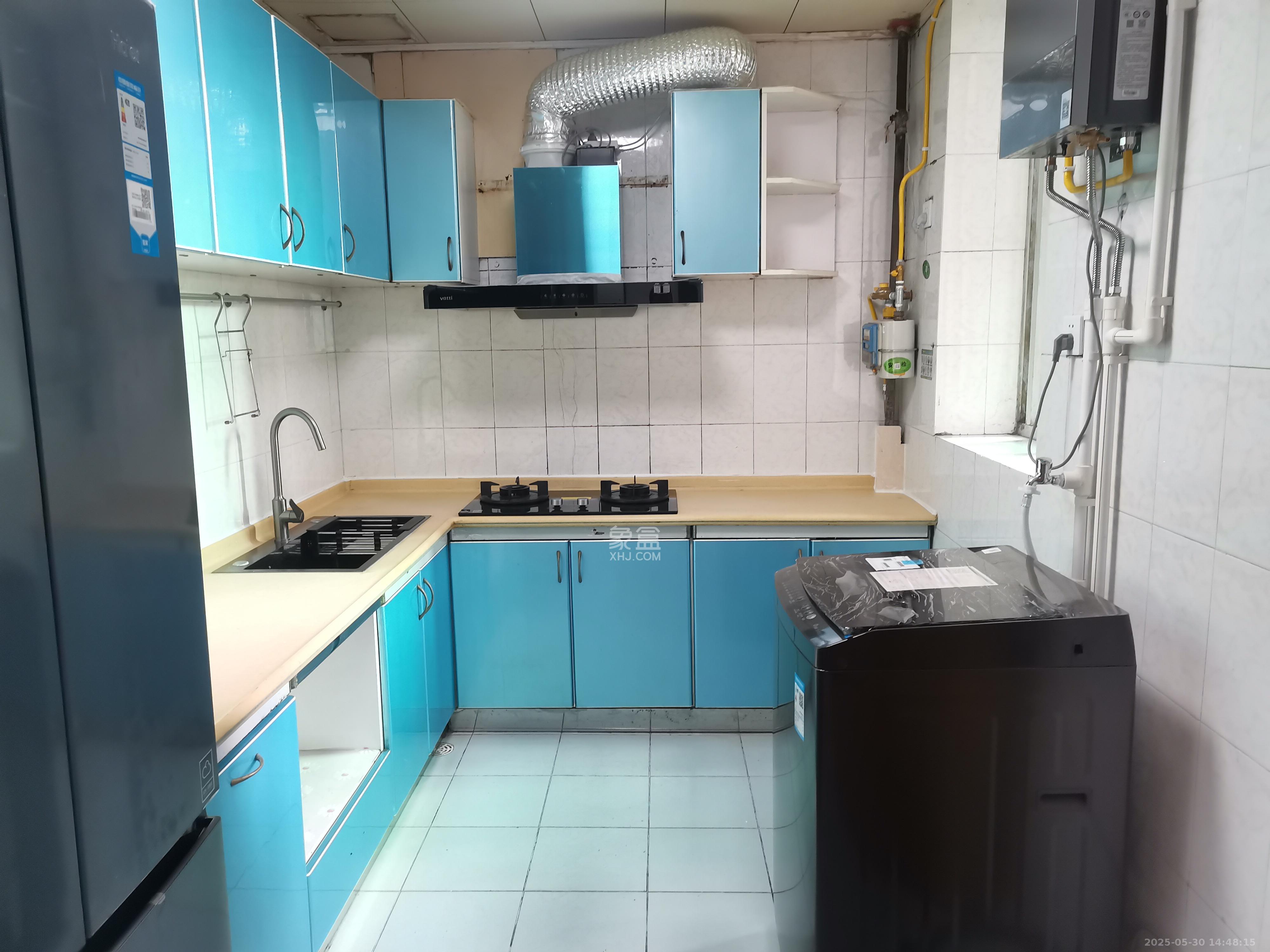 亚华大酒店 3室2厅2卫 3300.0元/月 亚华大酒店 3室2厅2卫 3300.0元/月室内图