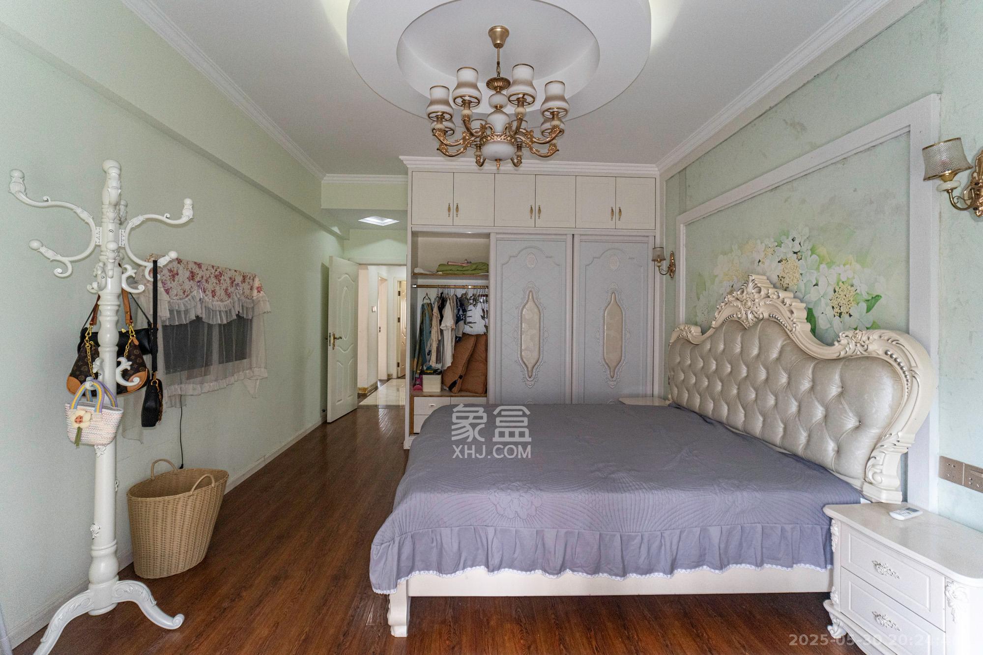 幸福里润城(幸福里二期) 3室2厅2卫 86.8万 幸福里润城(幸福里二期) 3室2厅2卫 86.8万卧室