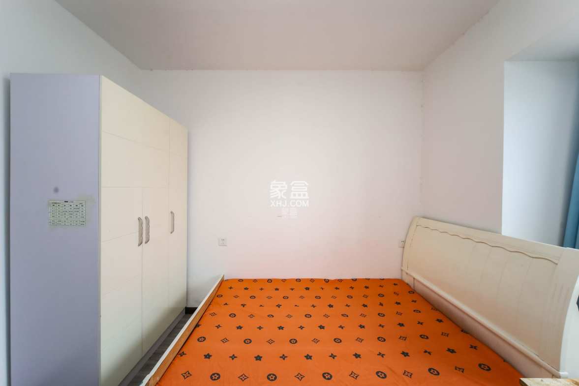 中欣楚天熙苑 3室2厅1卫 95.00万 中欣楚天熙苑 3室2厅1卫 95.00万卧室