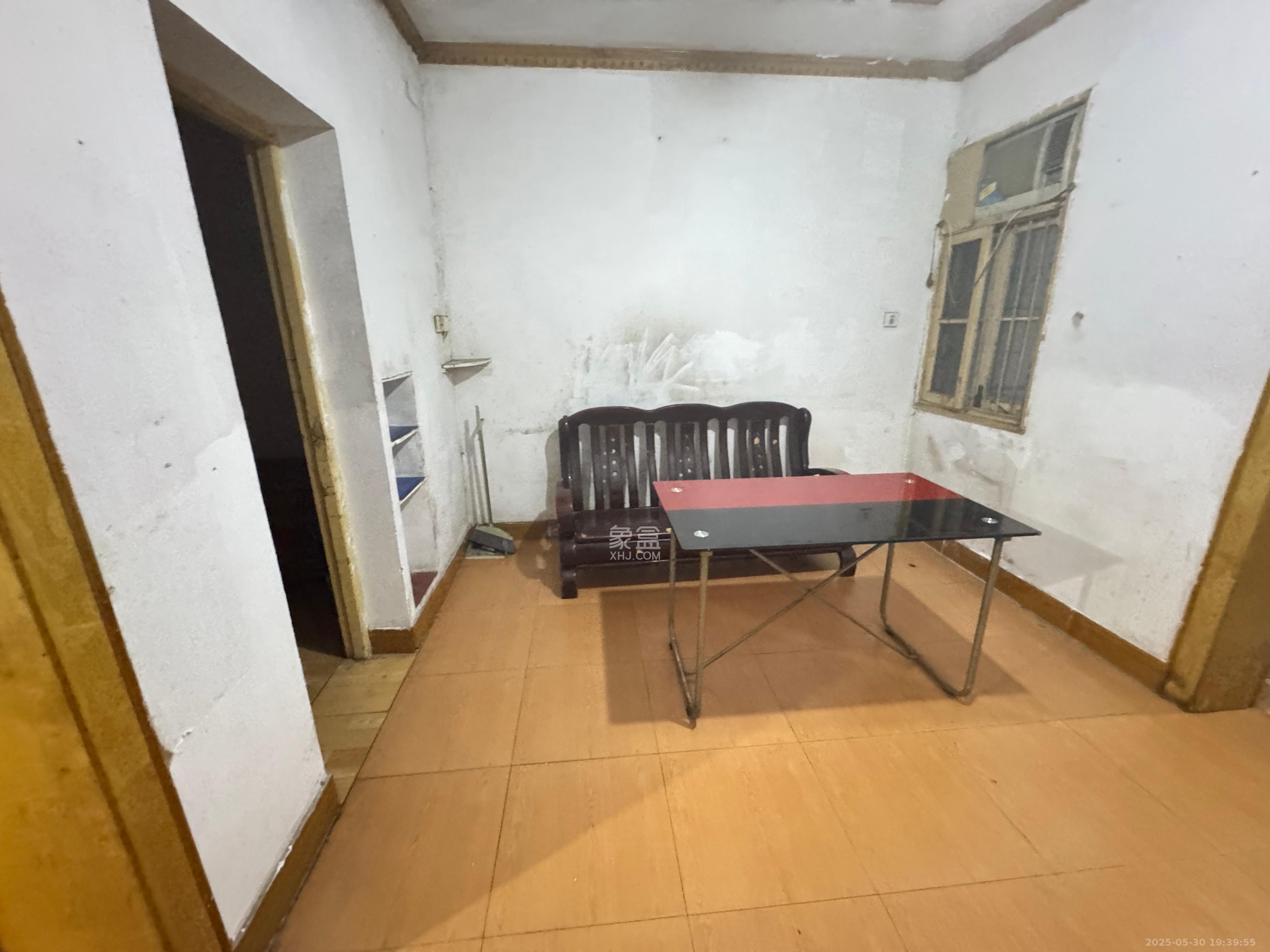 阀门厂宿舍  2室1厅1卫    1500.0元/月 阀门厂宿舍  2室1厅1卫    1500.0元/月