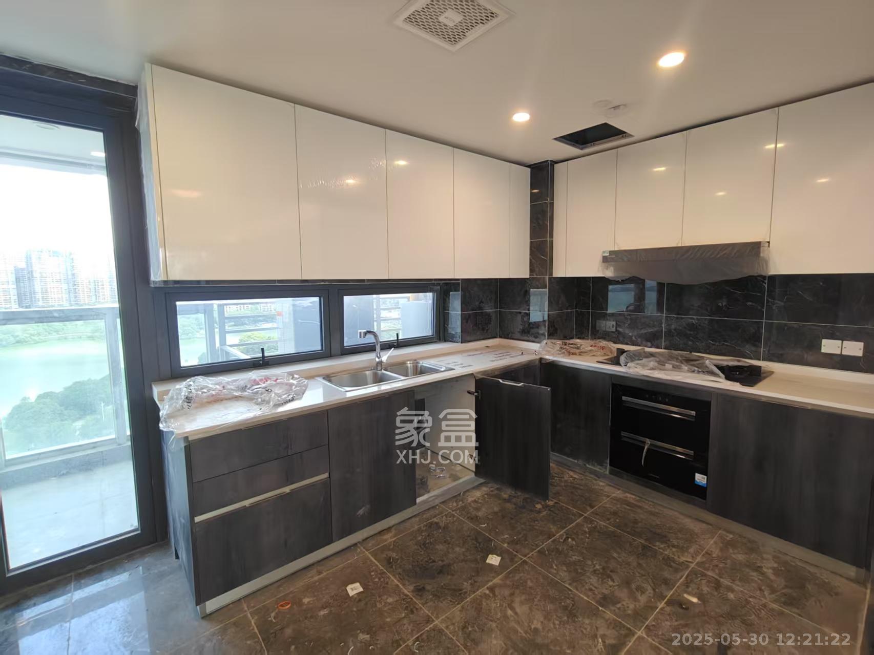 绿地V岛  5室2厅3卫    10000.0元/月 绿地V岛  5室2厅3卫    10000.0元/月