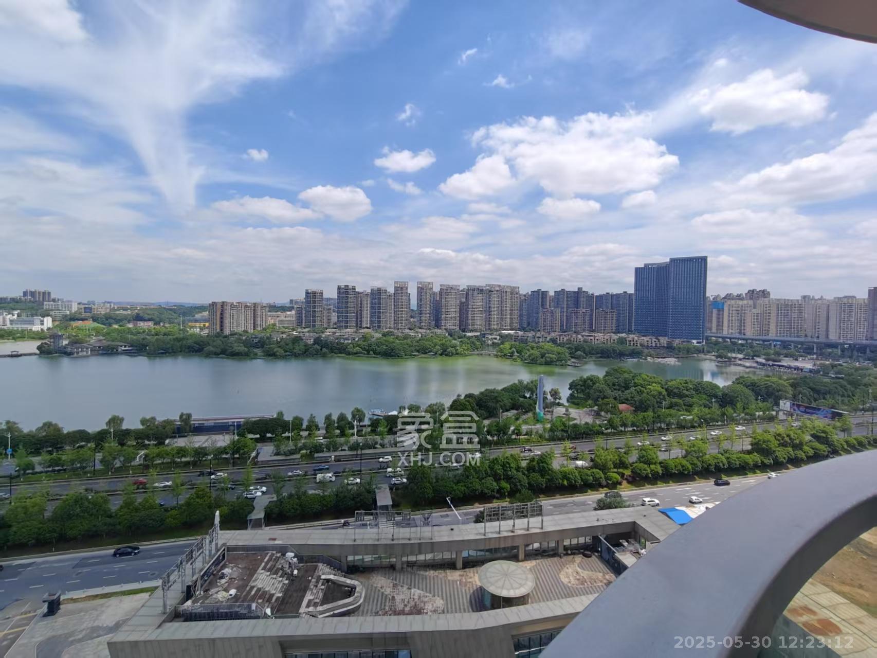 绿地V岛 5室2厅3卫 10000.0元/月 绿地V岛 5室2厅3卫 10000.0元/月小区图