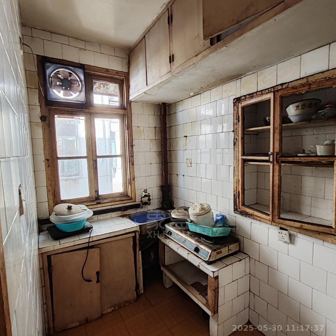 桥梁厂一区万泥塘一村 2室1厅1卫 400.00元/月 桥梁厂一区万泥塘一村 2室1厅1卫 400.00元/月室内图