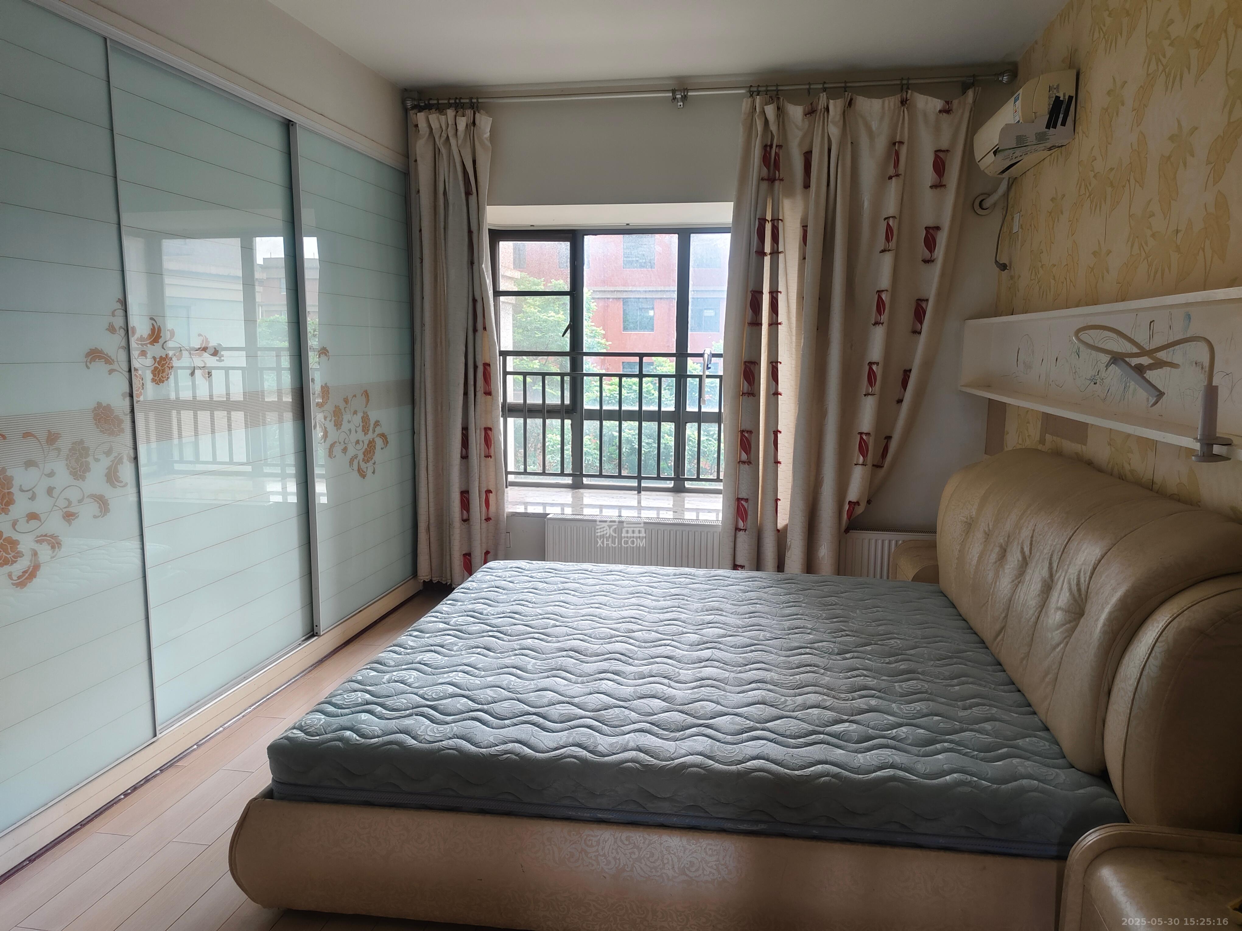 上海城小区  4室2厅2卫    2700.0元/月 上海城小区  4室2厅2卫    2700.0元/月室内图