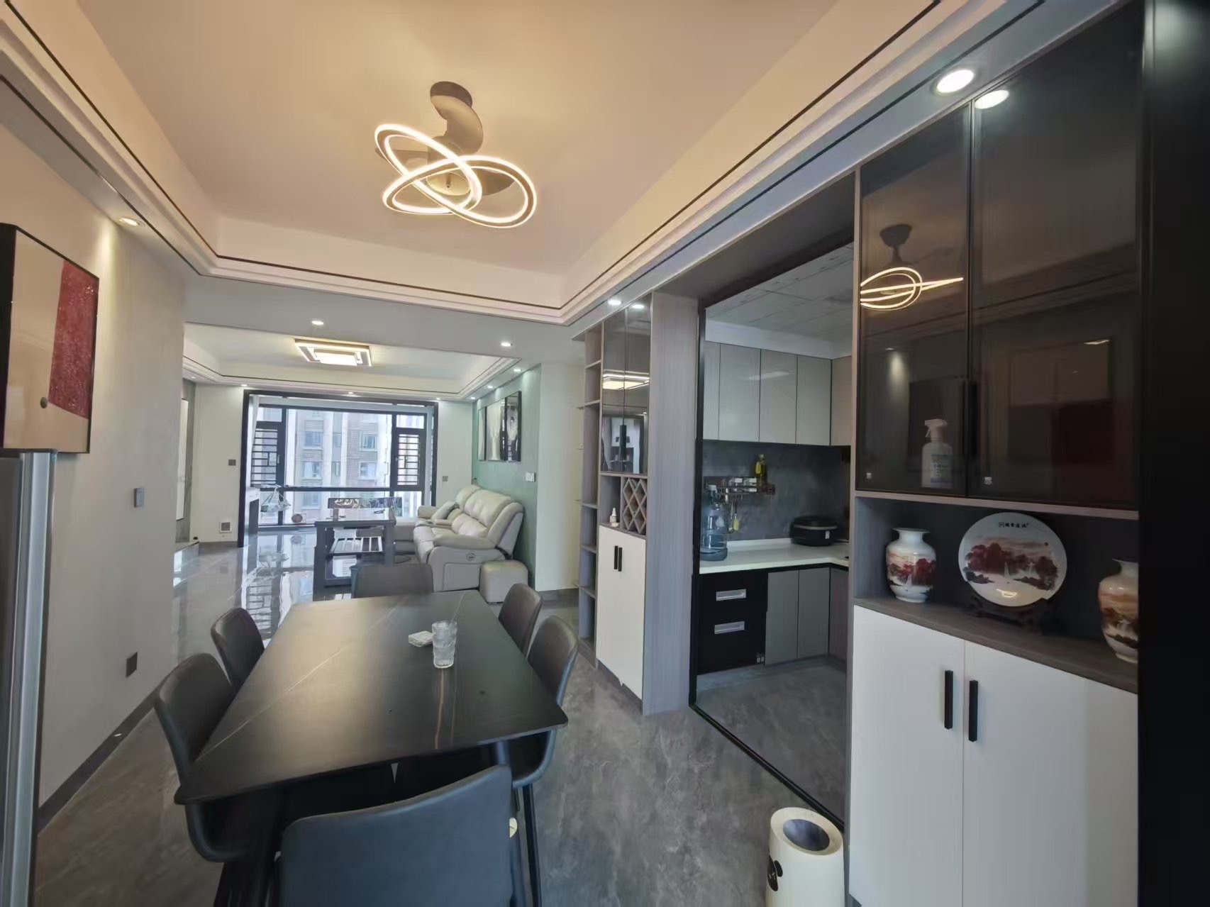 三一街区 3室2厅1卫 72.8万 三一街区 3室2厅1卫 72.8万客厅